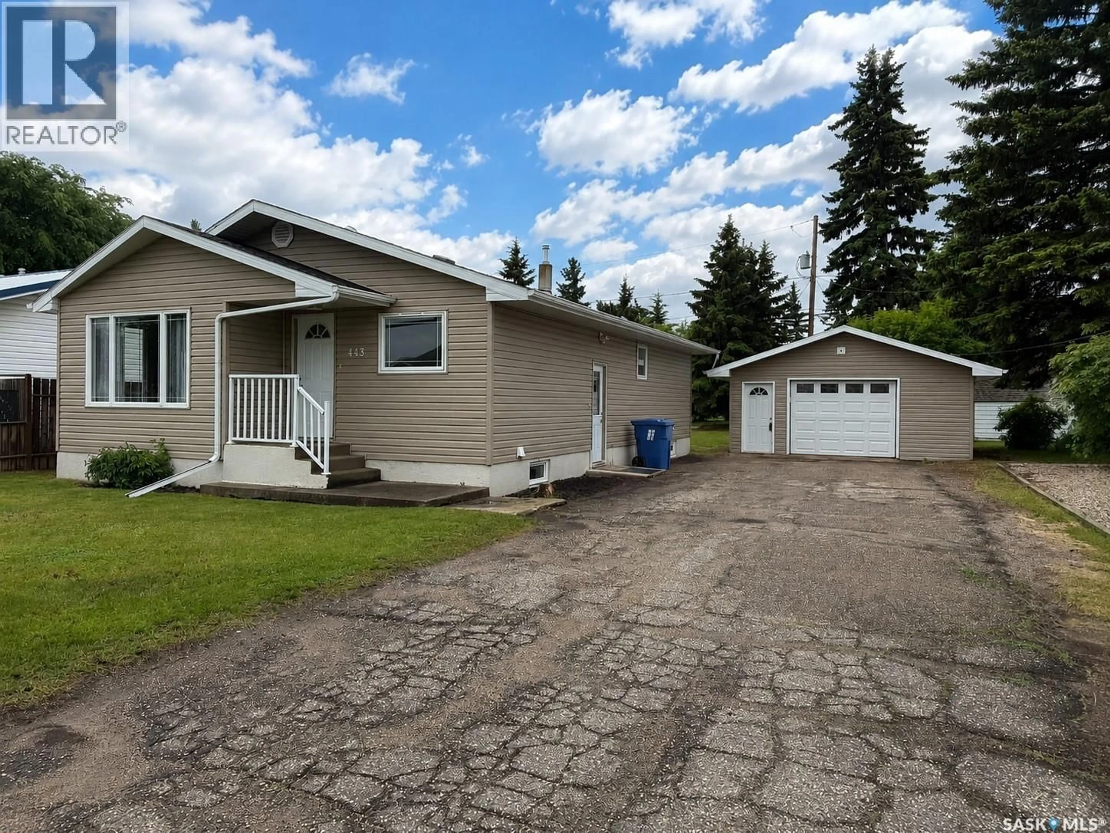 A pic from outside/outdoor area/front of a property/back of a property/a pic from drone, street for 443 7TH AVENUE, Melville Saskatchewan S0A2P0