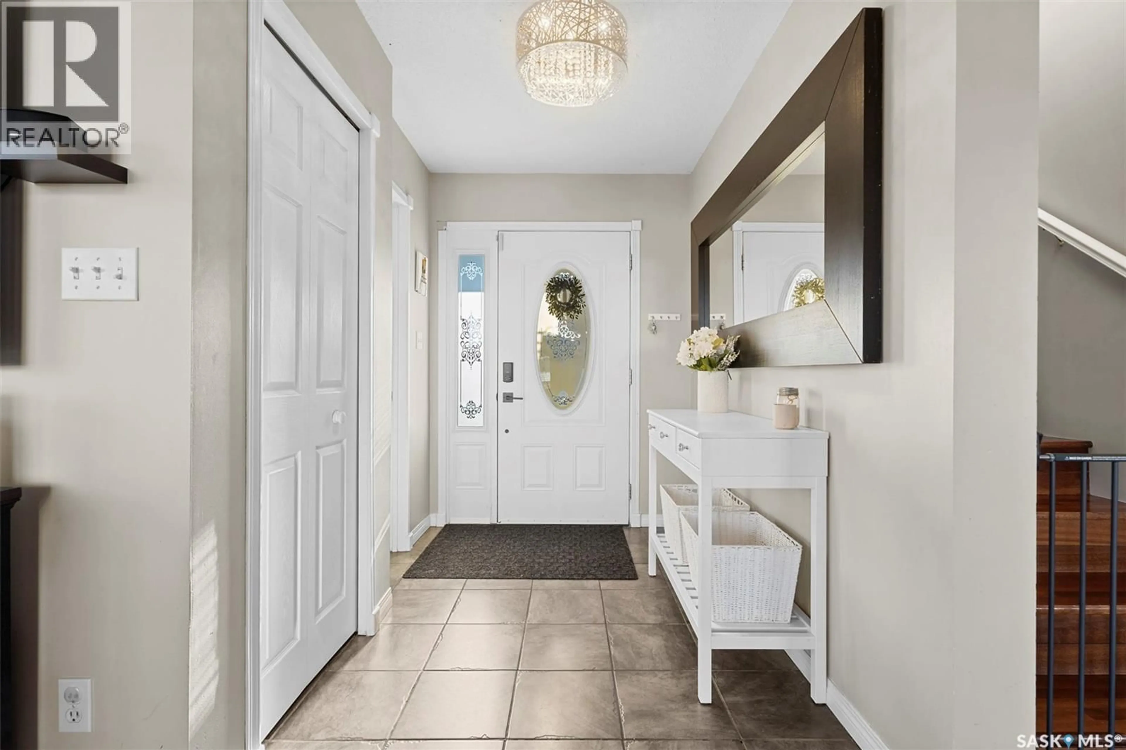 Indoor entryway for 813 SANDY RISE, Martensville Saskatchewan S0K2T2