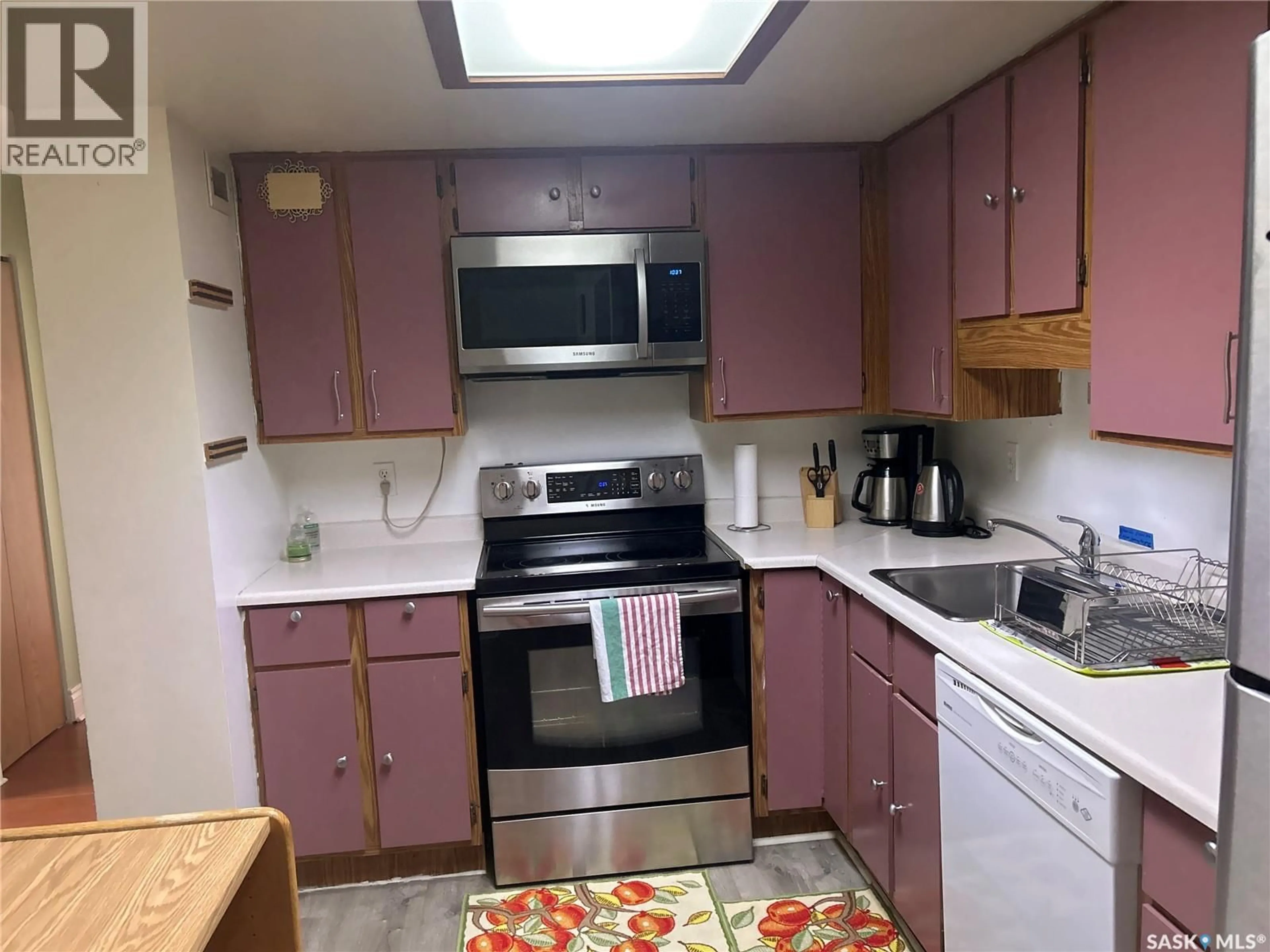 Standard kitchen, unknown for N - 703 311 6TH AVENUE, Saskatoon Saskatchewan S7K7A9