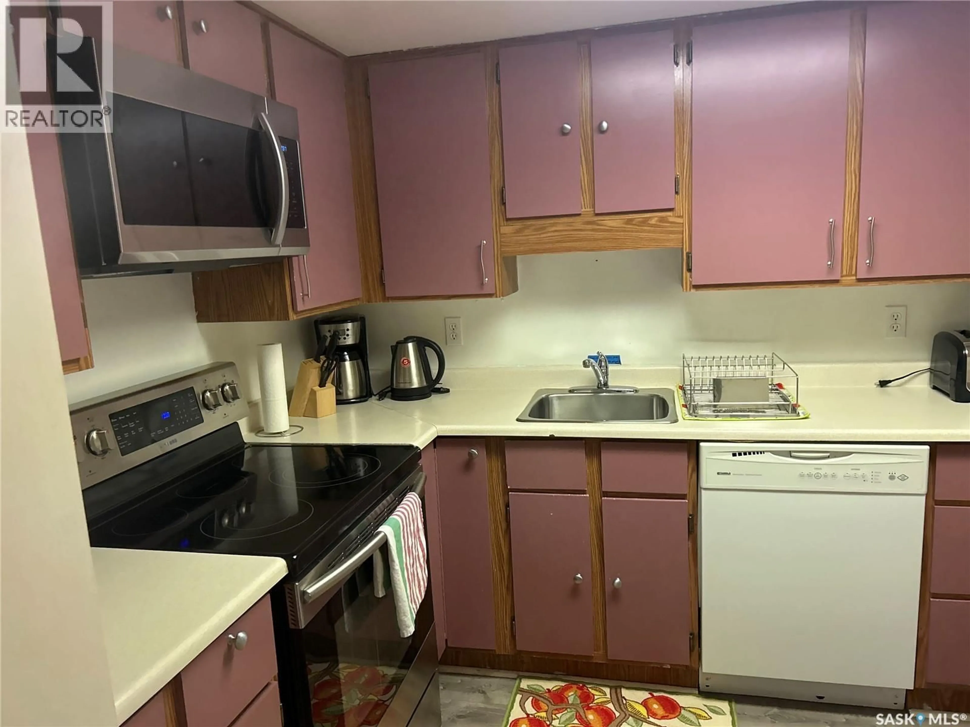 Standard kitchen, unknown for N - 703 311 6TH AVENUE, Saskatoon Saskatchewan S7K7A9