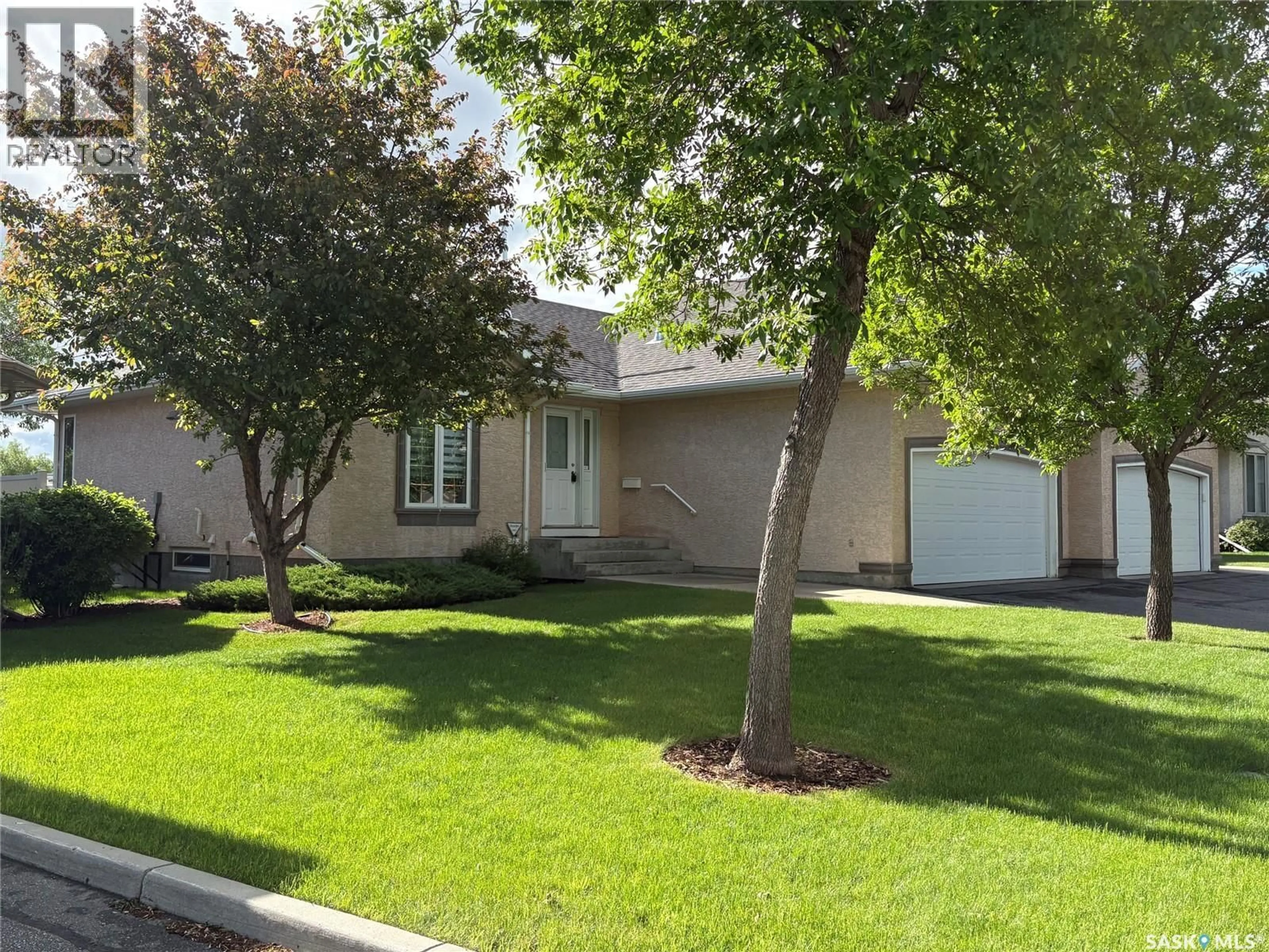 Home with vinyl exterior material, street for 330 - 27 STODOLA COURT, Saskatoon Saskatchewan S7N4N9
