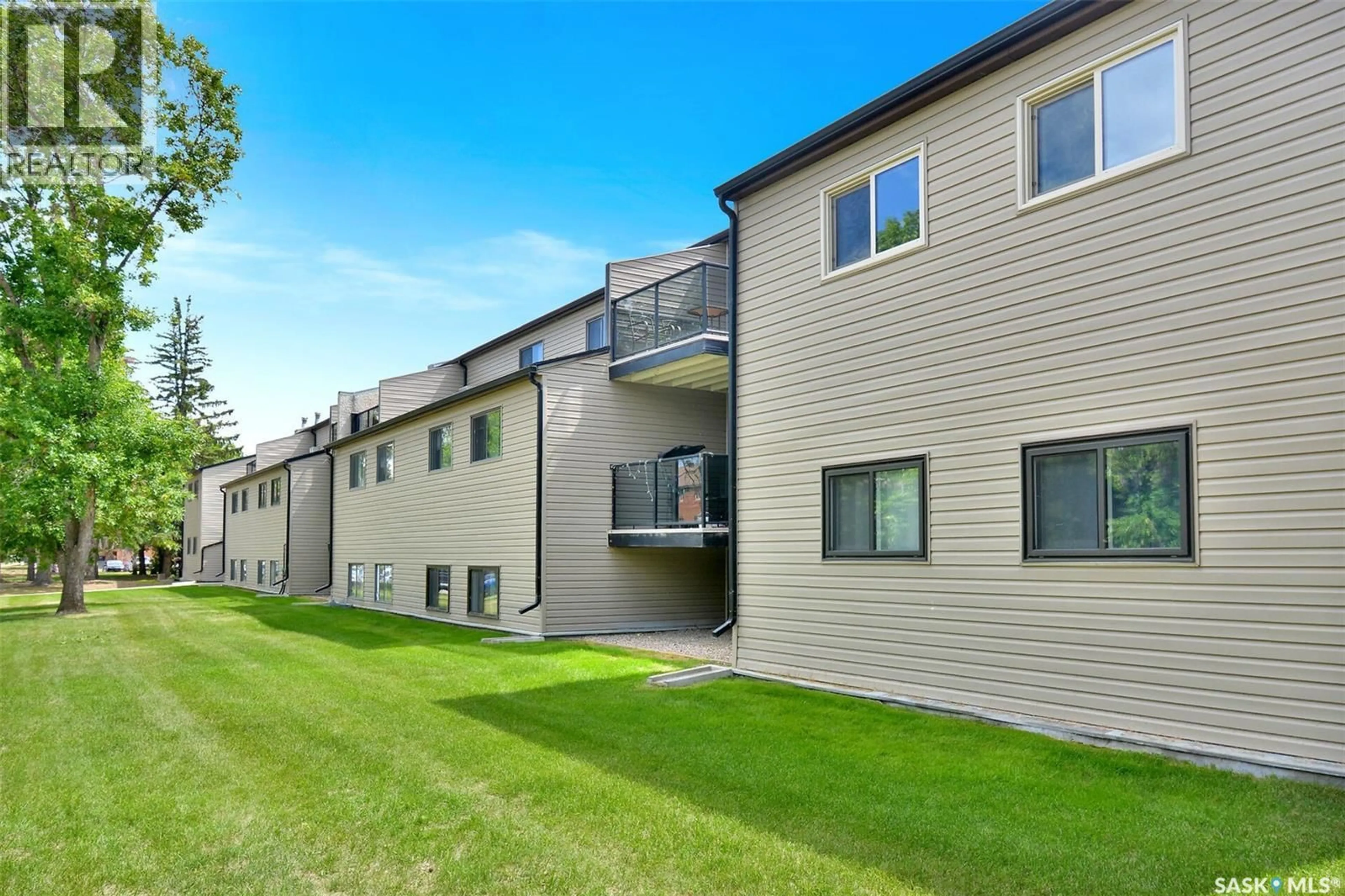 Patio, unknown for 4230 - 318 DEGEER STREET, Saskatoon Saskatchewan S7H5G9