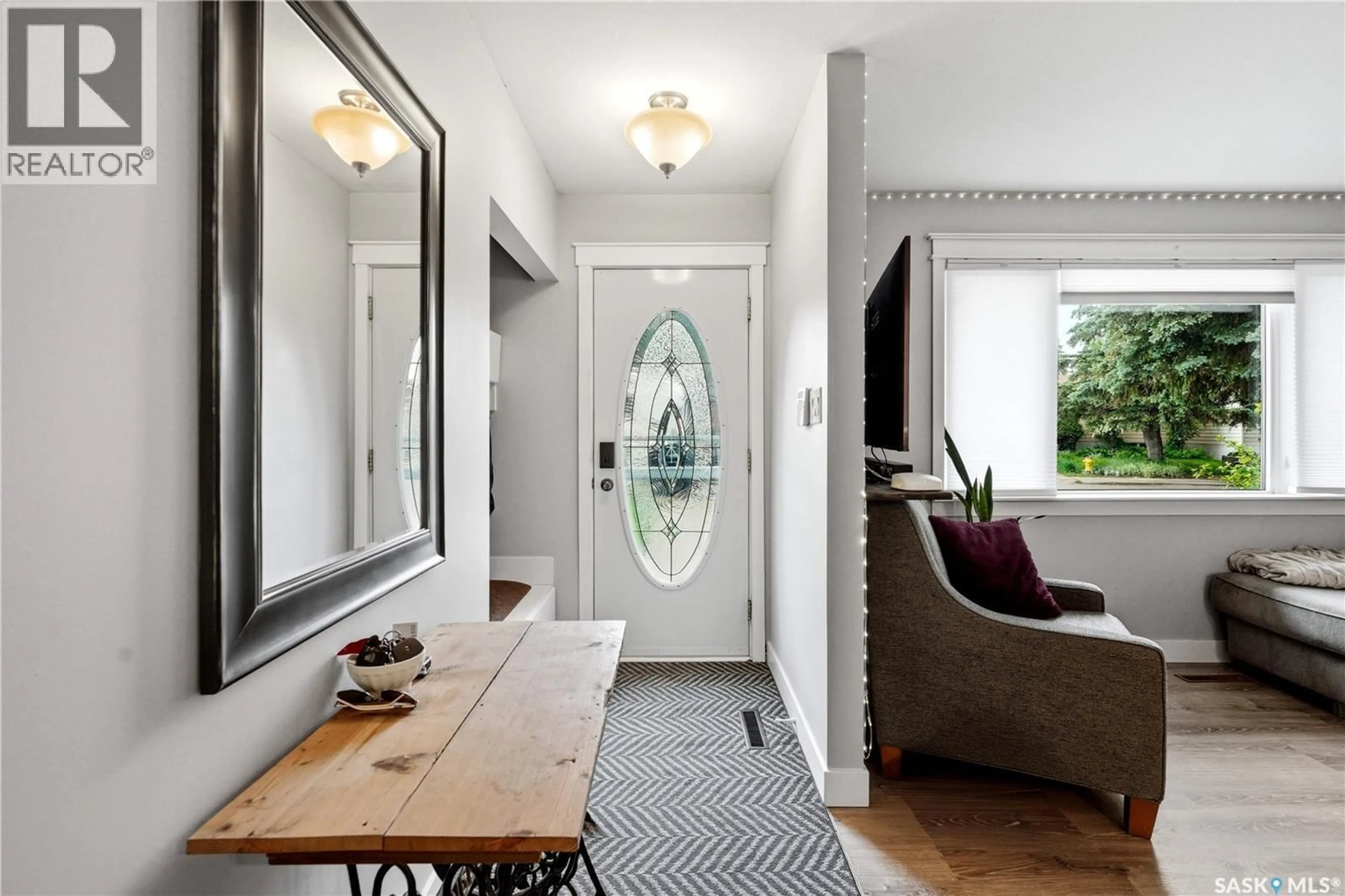 Indoor entryway for 14 STEWART AVENUE, Saskatoon Saskatchewan S7L3S6