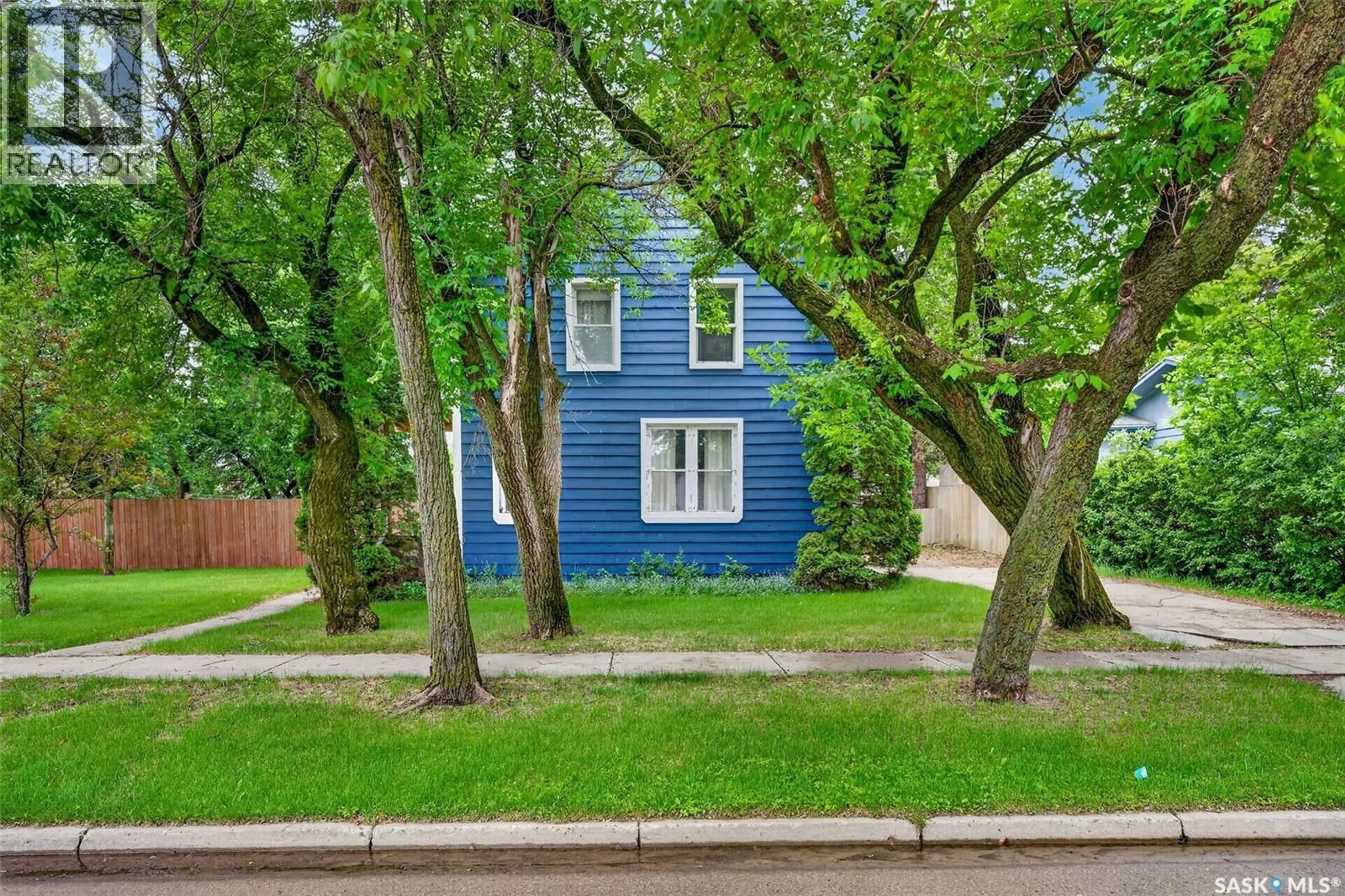 Home with vinyl exterior material, street for 316 BARTLETT AVENUE, Kinistino Saskatchewan S0J1H0