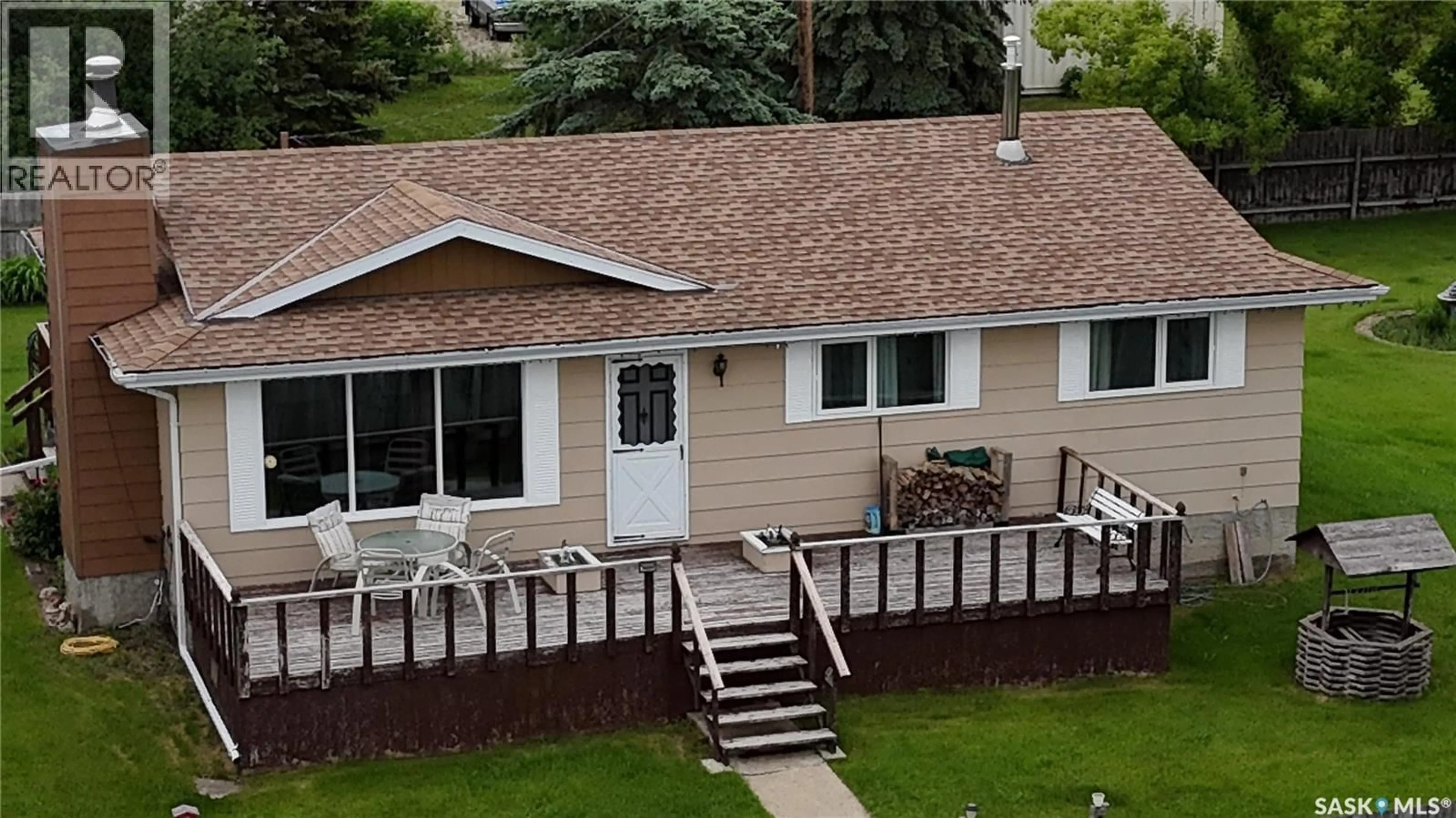 A pic from outside/outdoor area/front of a property/back of a property/a pic from drone, unknown for 350 103RD STREET, Battle River Rm No. 438 Saskatchewan S0M0P0
