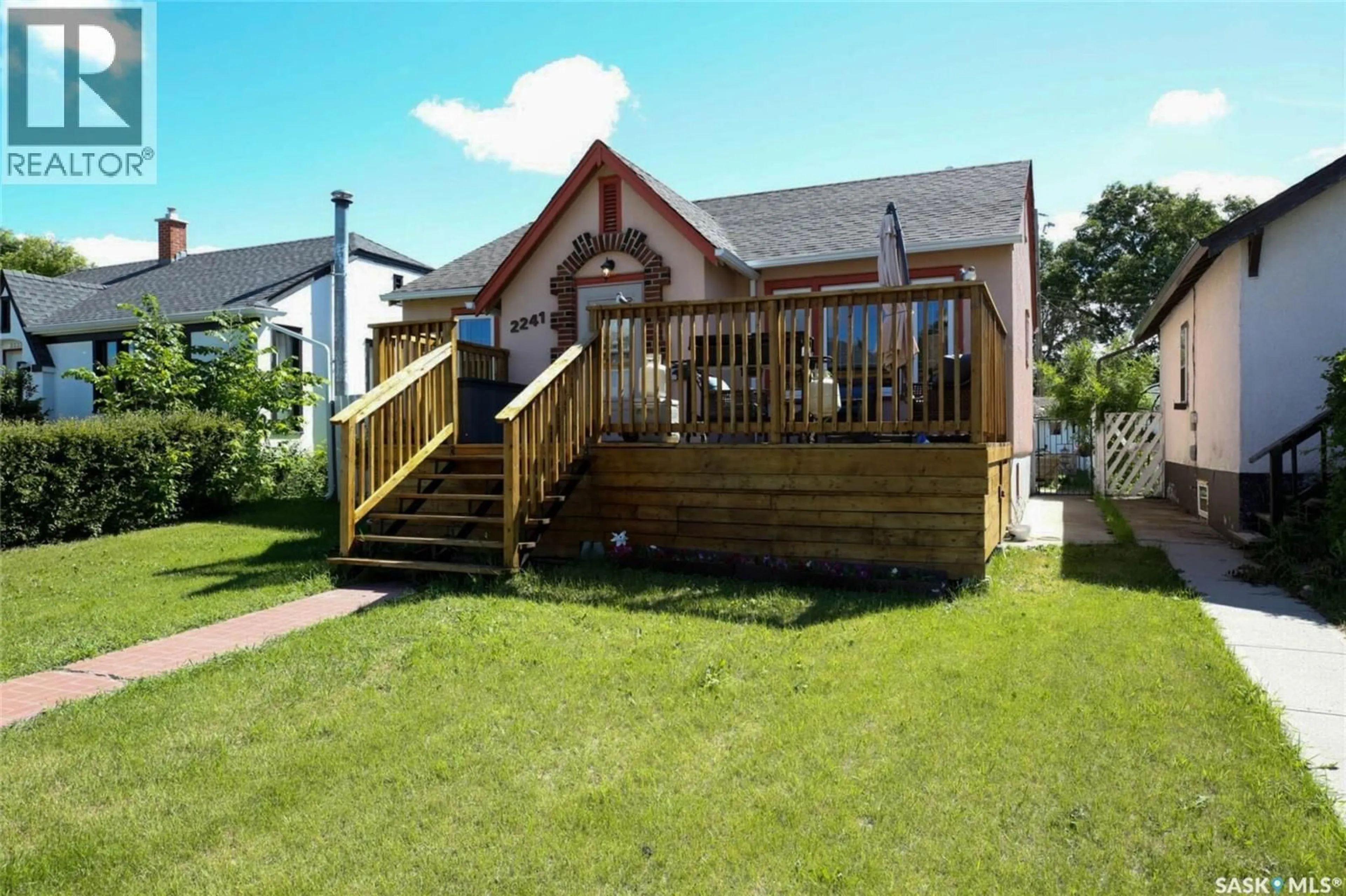 A pic from outside/outdoor area/front of a property/back of a property/a pic from drone, unknown for 2241 QUEEN STREET, Regina Saskatchewan S4T4C6