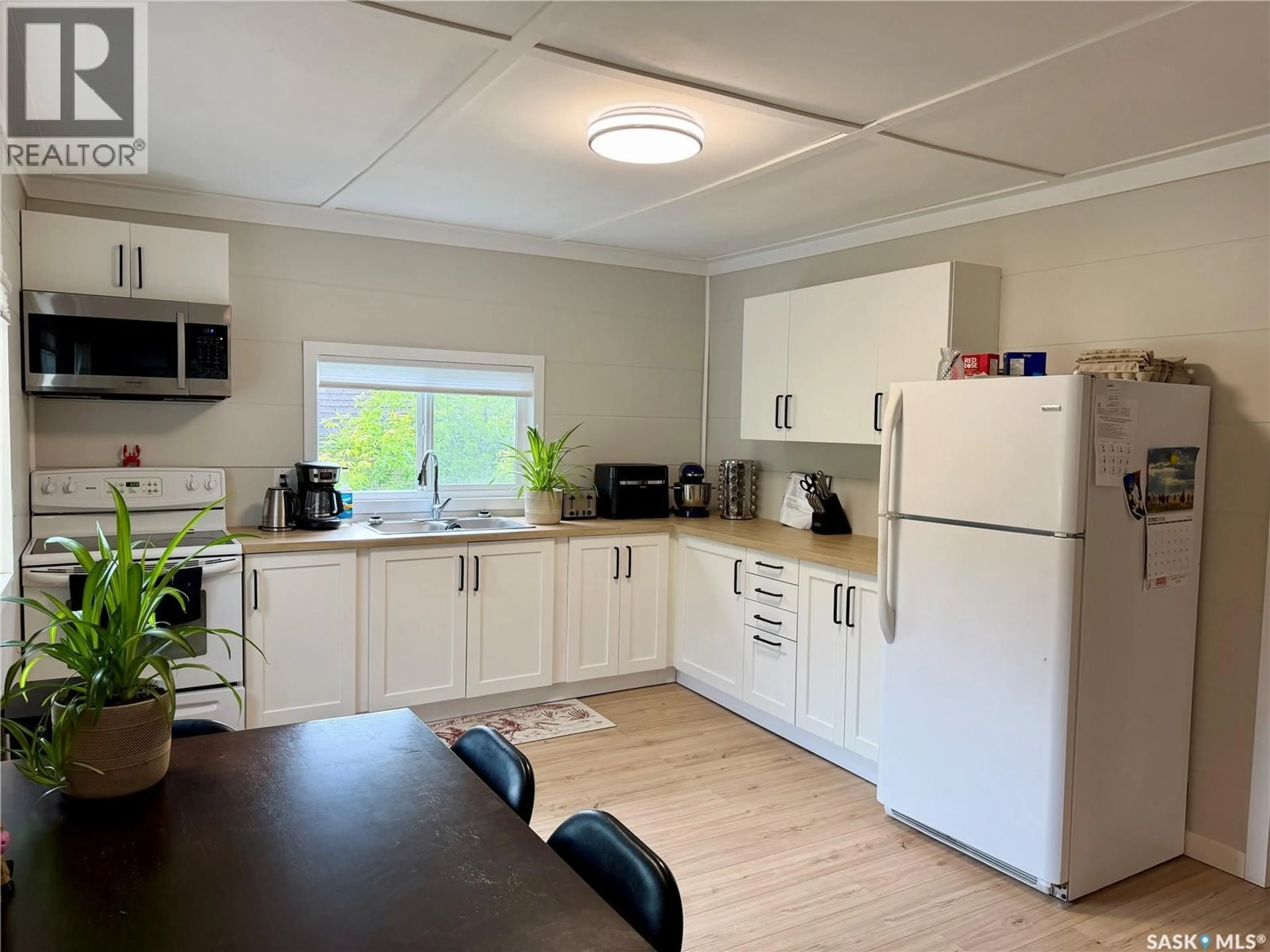 Standard kitchen, wood/laminate floor for 208 2ND STREET, Medstead Saskatchewan S0M1W0