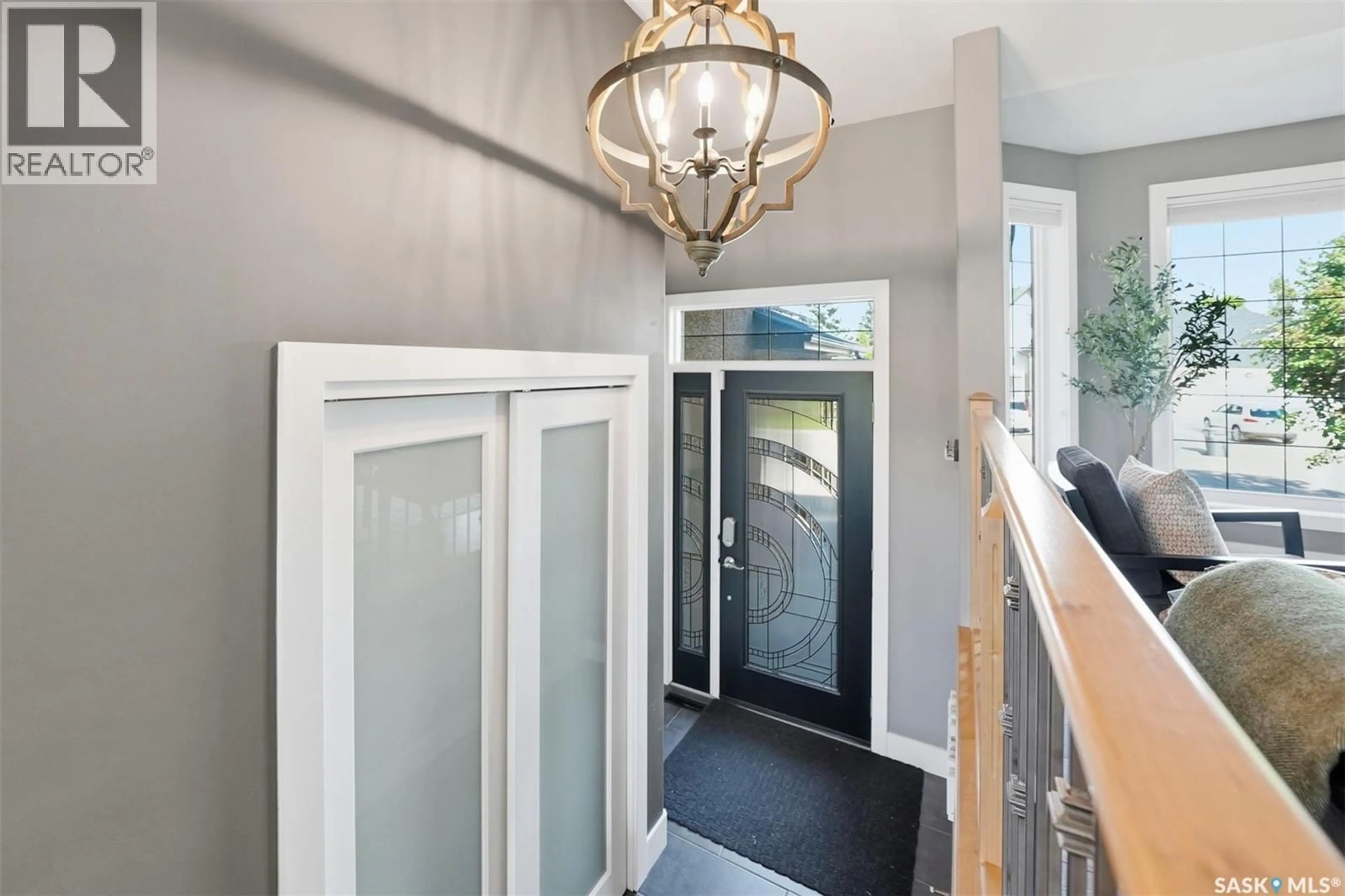 Indoor entryway for 710 WRIGHT CRESCENT, Saskatoon Saskatchewan S7N4T7