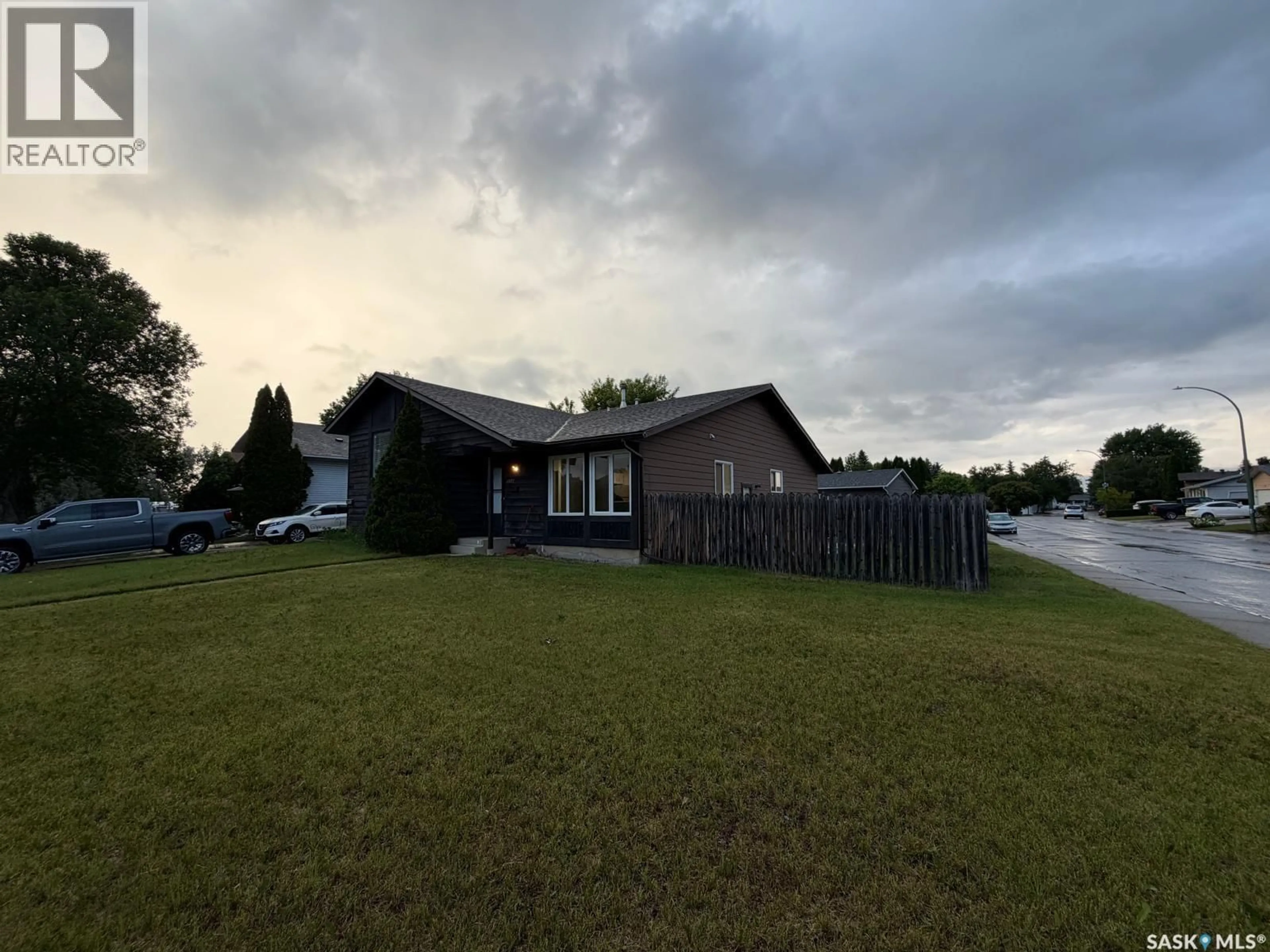 A pic from outside/outdoor area/front of a property/back of a property/a pic from drone, unknown for 1327 MCCORMACK ROAD, Saskatoon Saskatchewan S7M4Y6