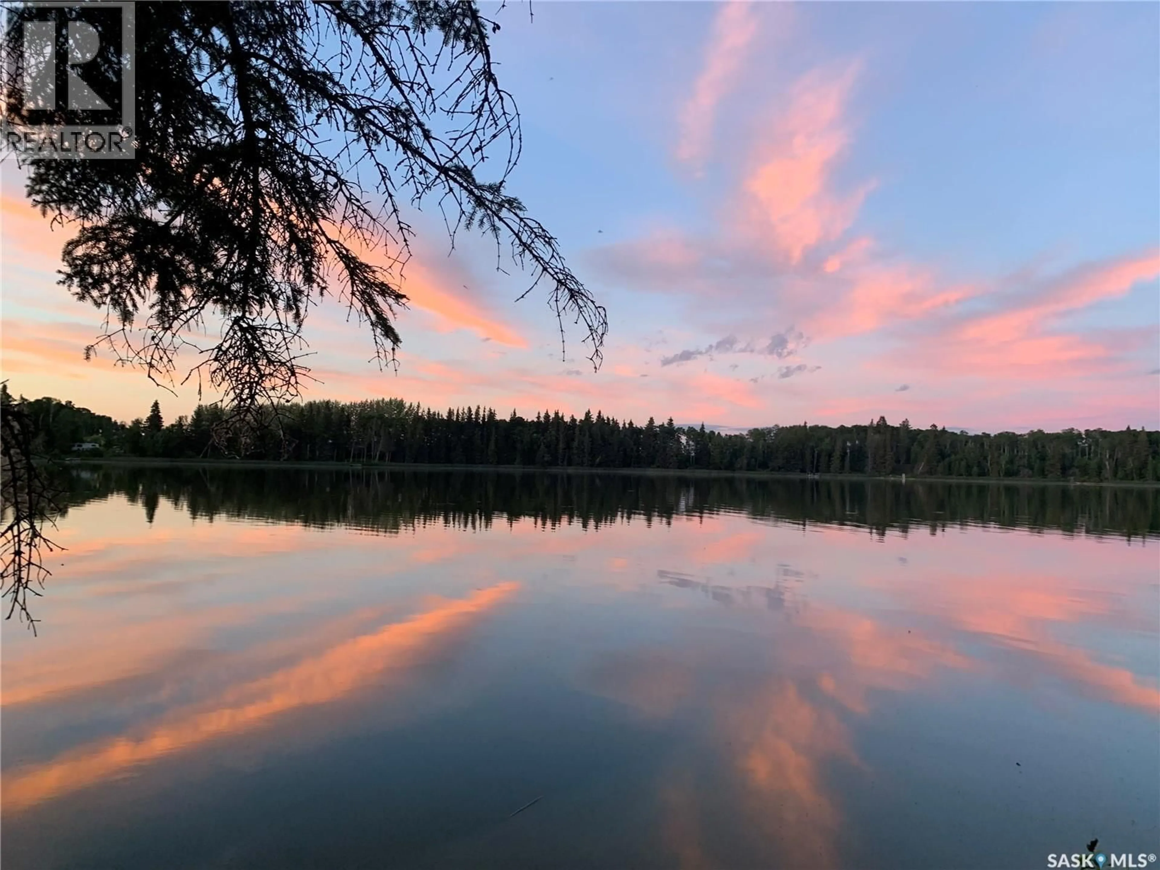 Blurry image for 13 JENSEN BAY, Fish Lake Saskatchewan S0J0K0