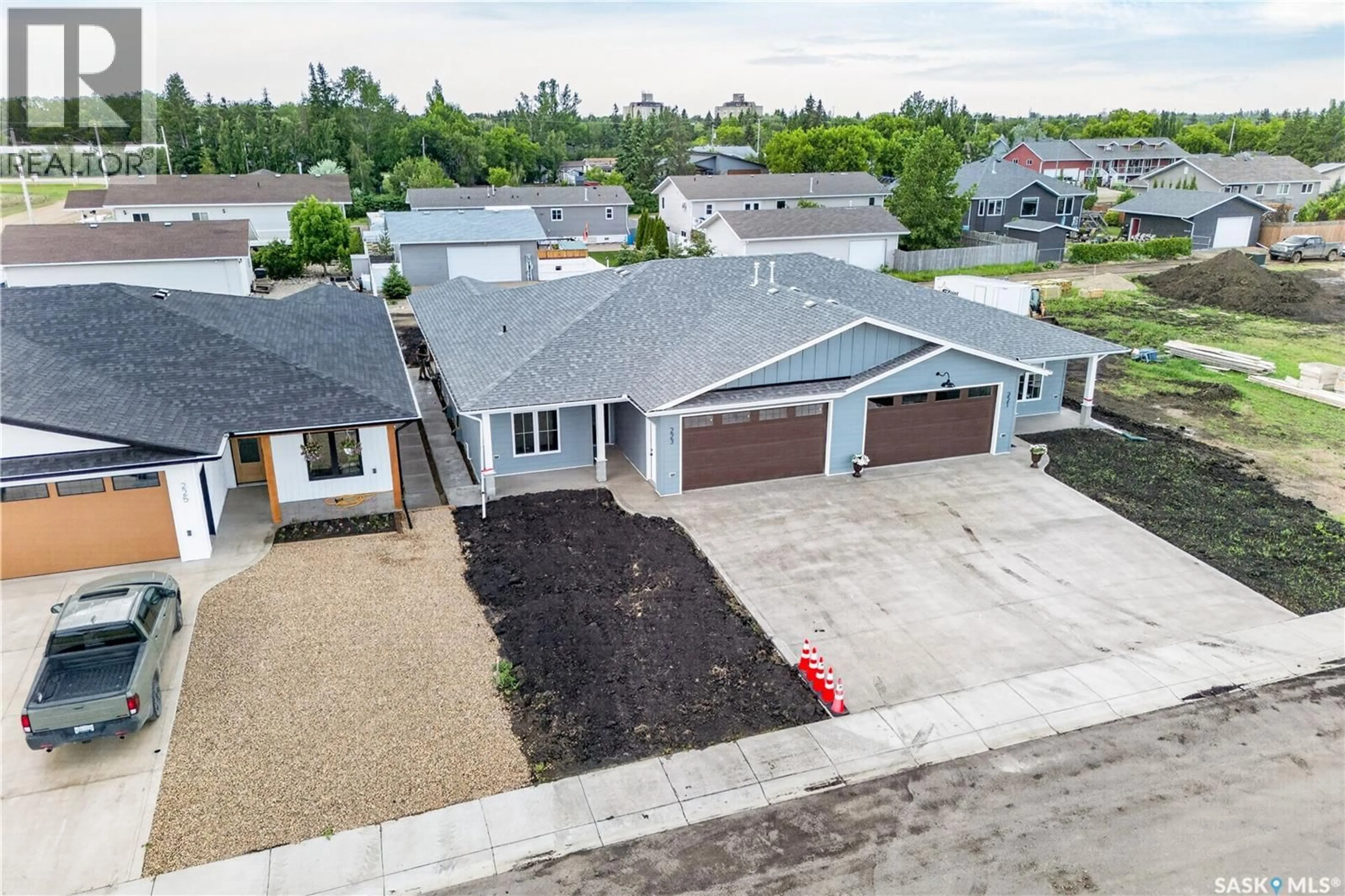 A pic from outside/outdoor area/front of a property/back of a property/a pic from drone, street for 223 BABINGTON AVENUE, Melfort Saskatchewan S0E1A0