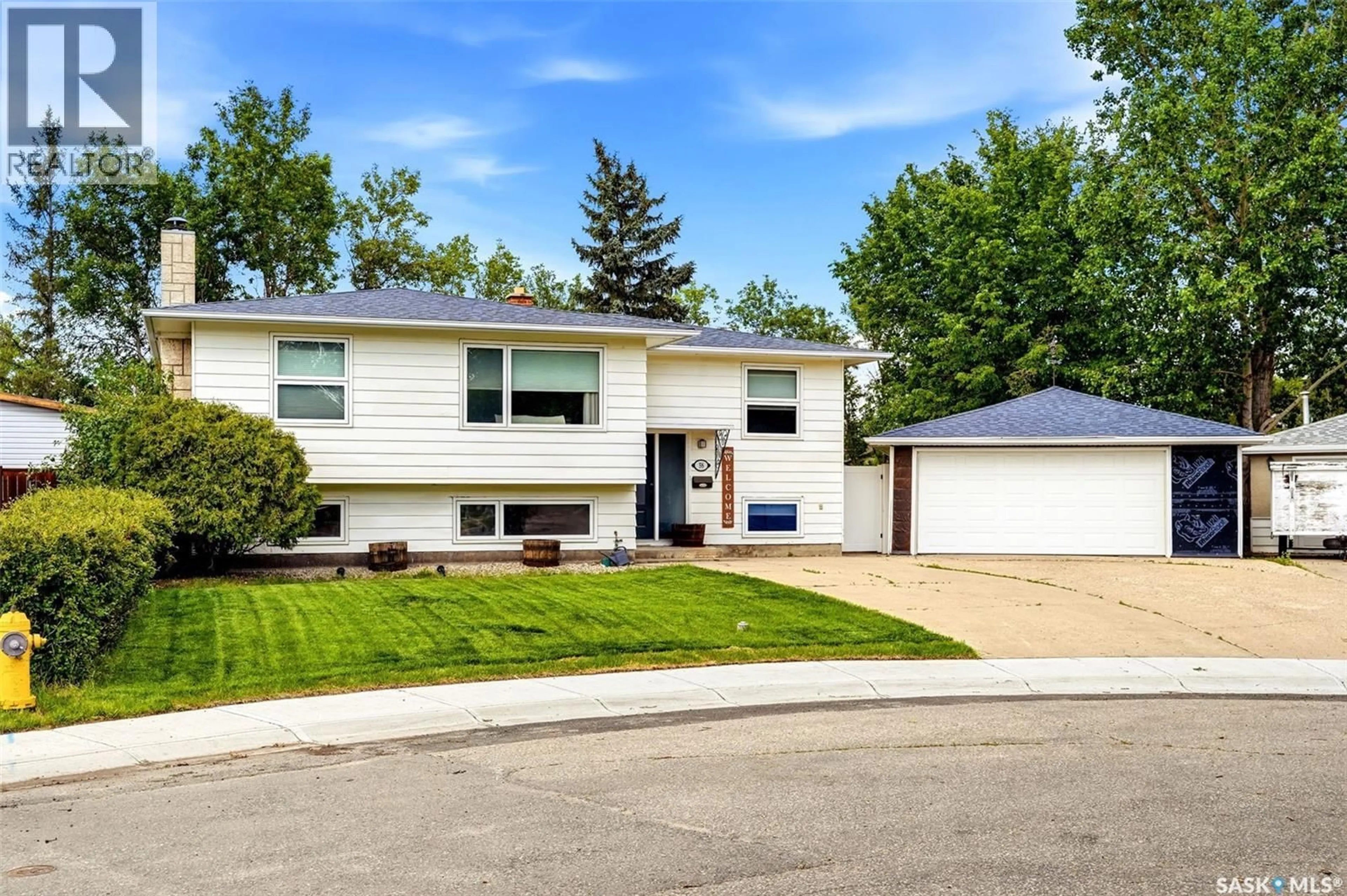 Home with vinyl exterior material, street for 58 NORWOOD CRESCENT, Regina Saskatchewan S4R0A1