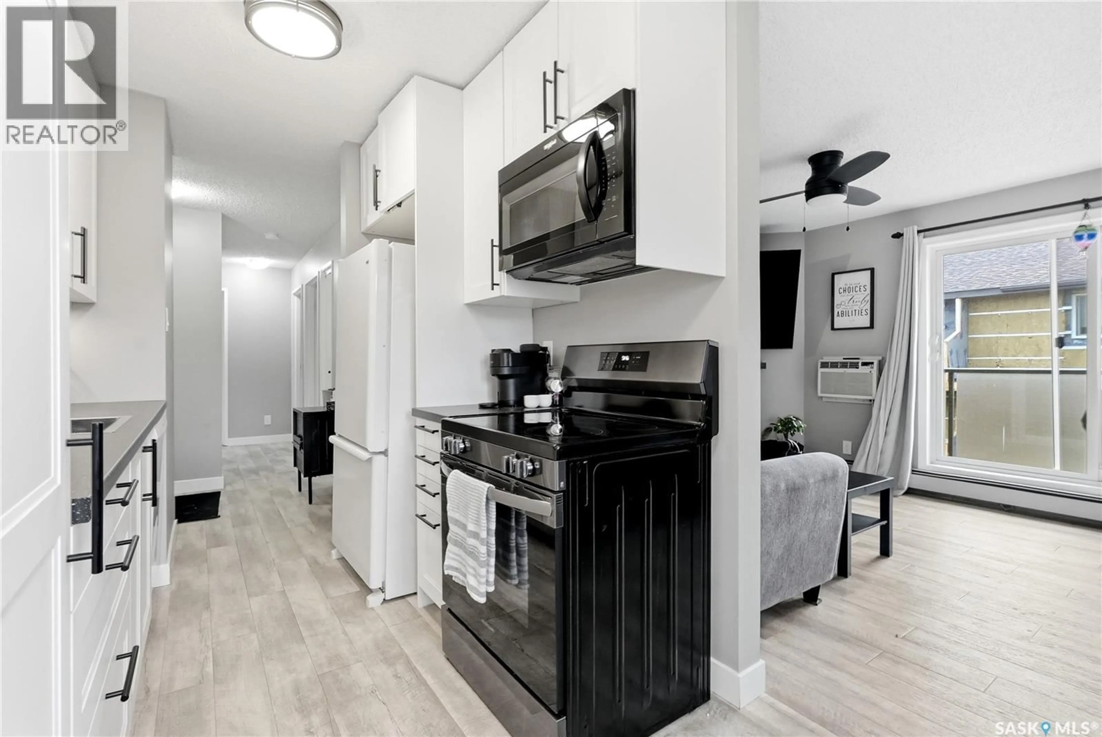 Standard kitchen, unknown for 833 - 307 WOLLASTON CRESCENT, Saskatoon Saskatchewan S7J4G1