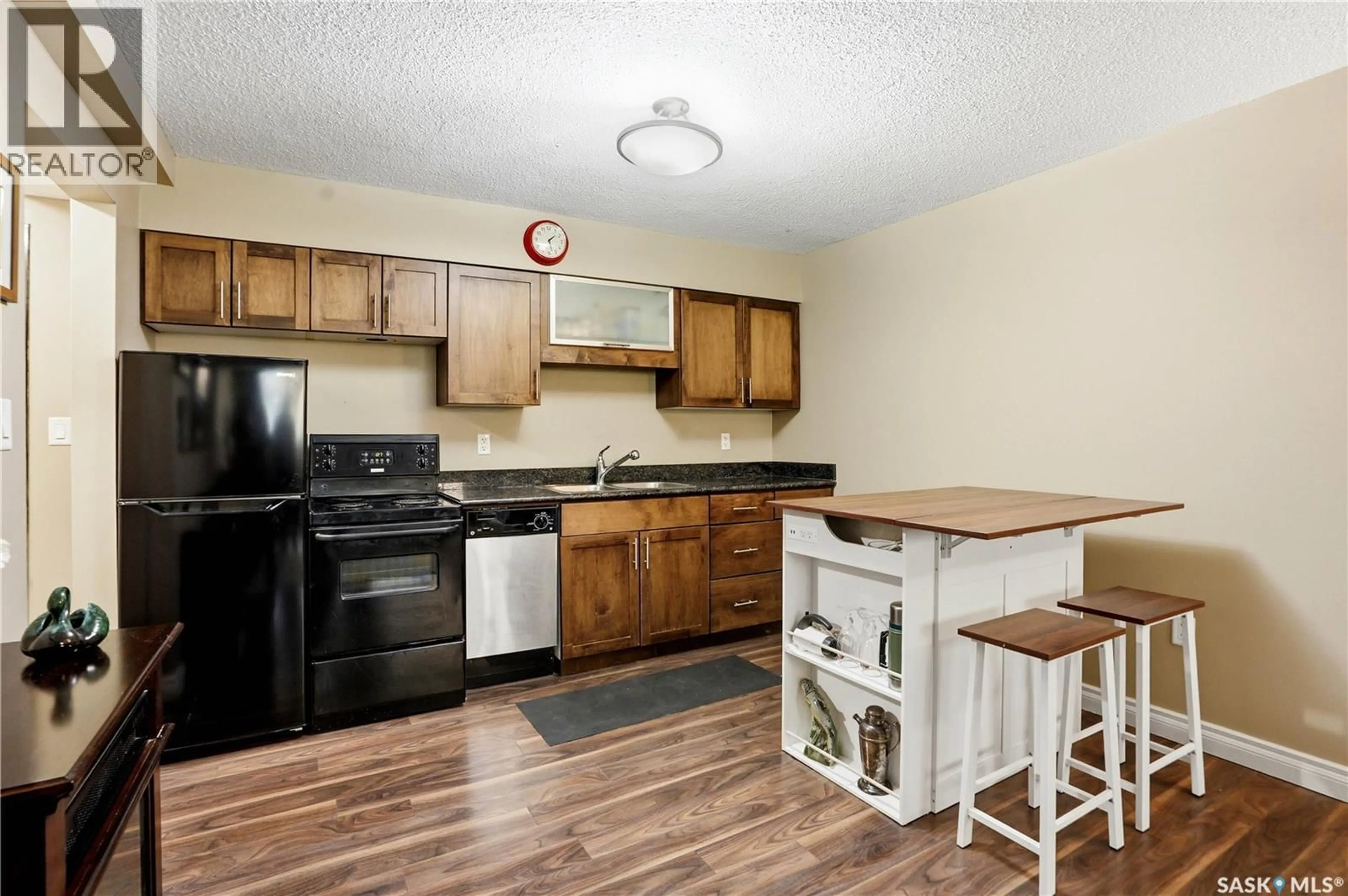 Standard kitchen, unknown for 104 - 7 104TH STREET, Saskatoon Saskatchewan S7N1M8