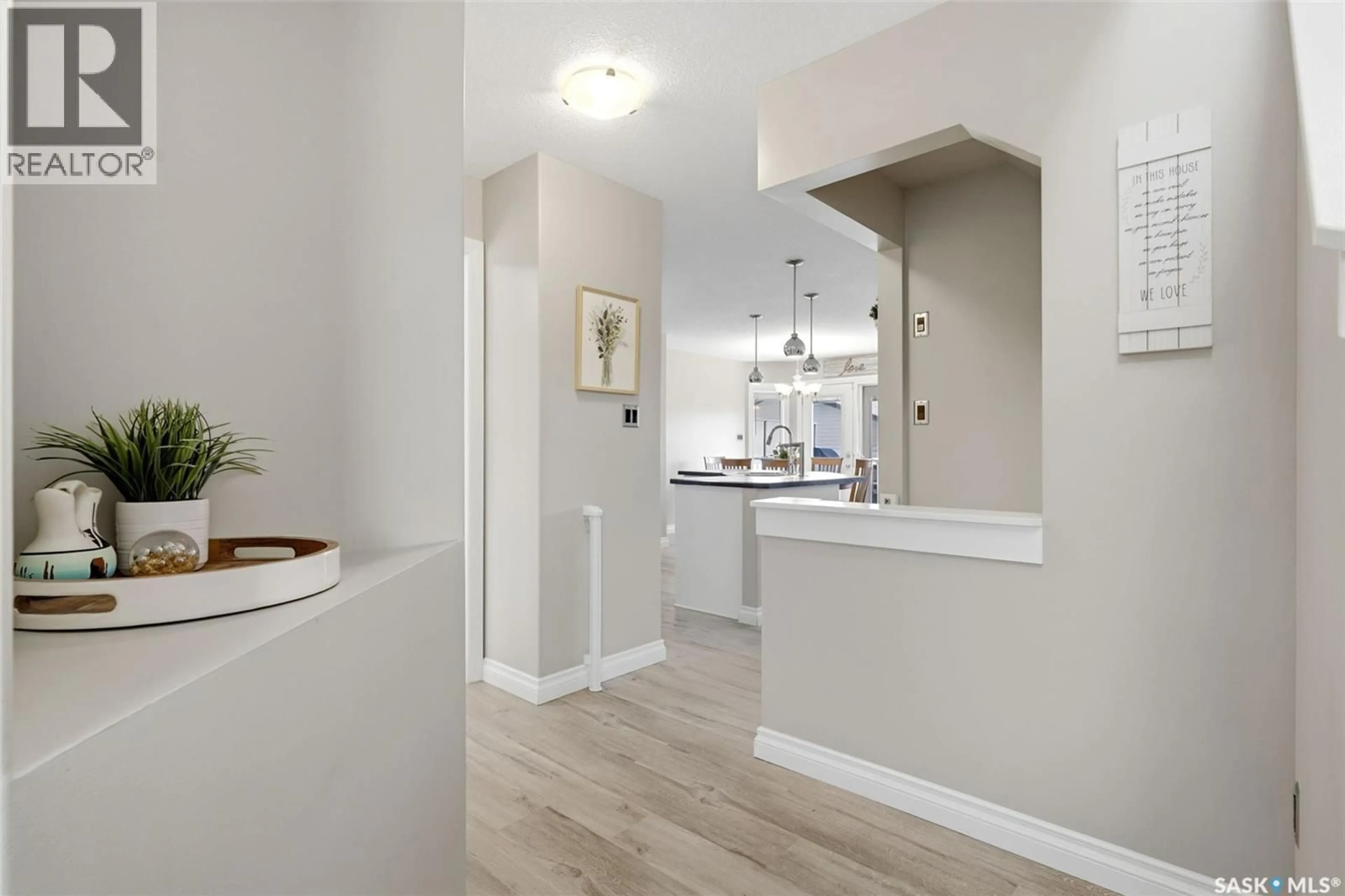 Indoor entryway for 4450 NICURITY DRIVE, Regina Saskatchewan S4X0C3