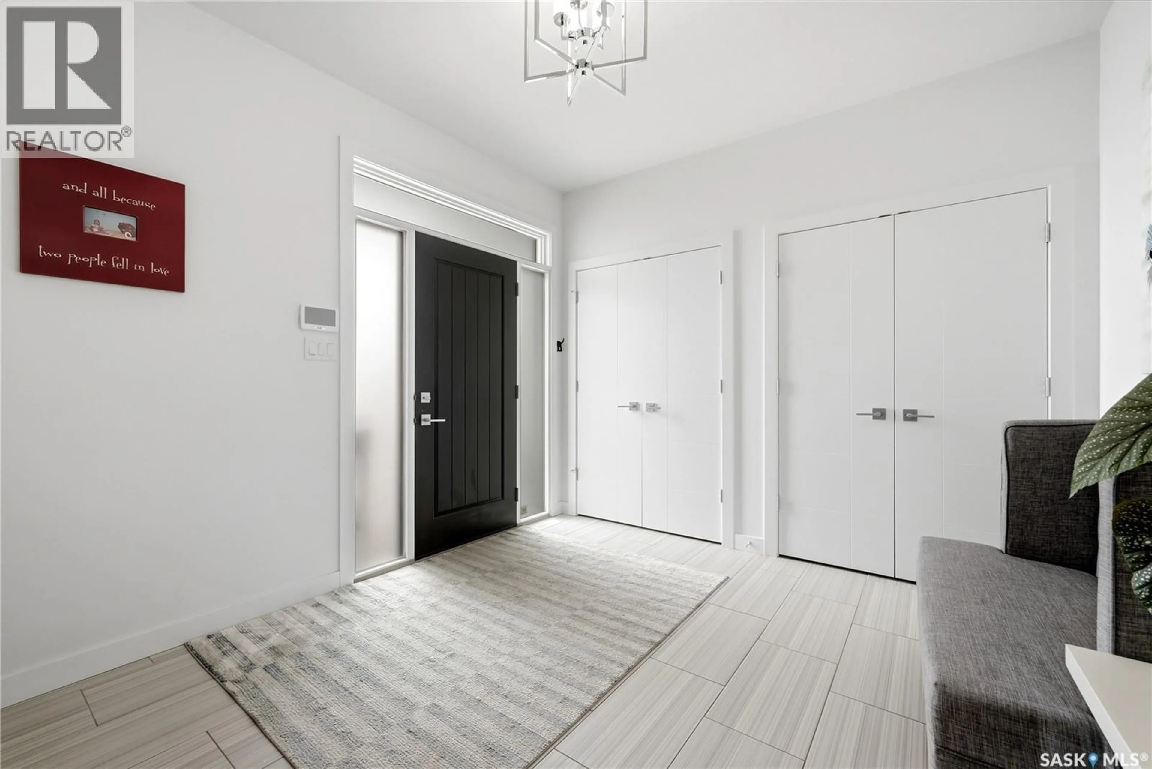 Indoor entryway for 6710 MAPLE VISTA DRIVE, Regina Saskatchewan S4X0H9