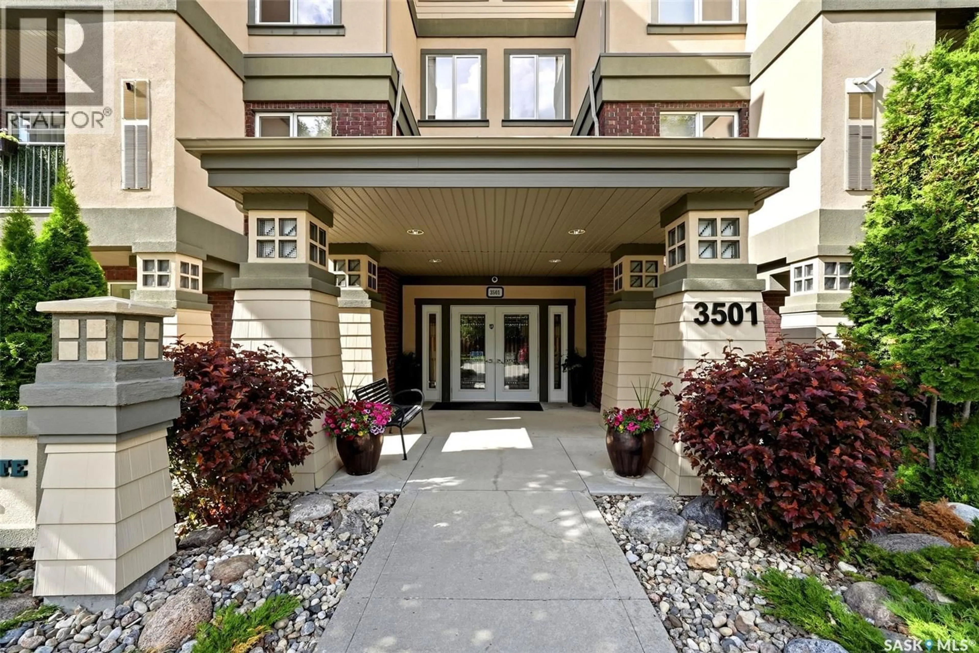 Indoor entryway for 410 - 3501 EVANS COURT, Regina Saskatchewan S4S0A9