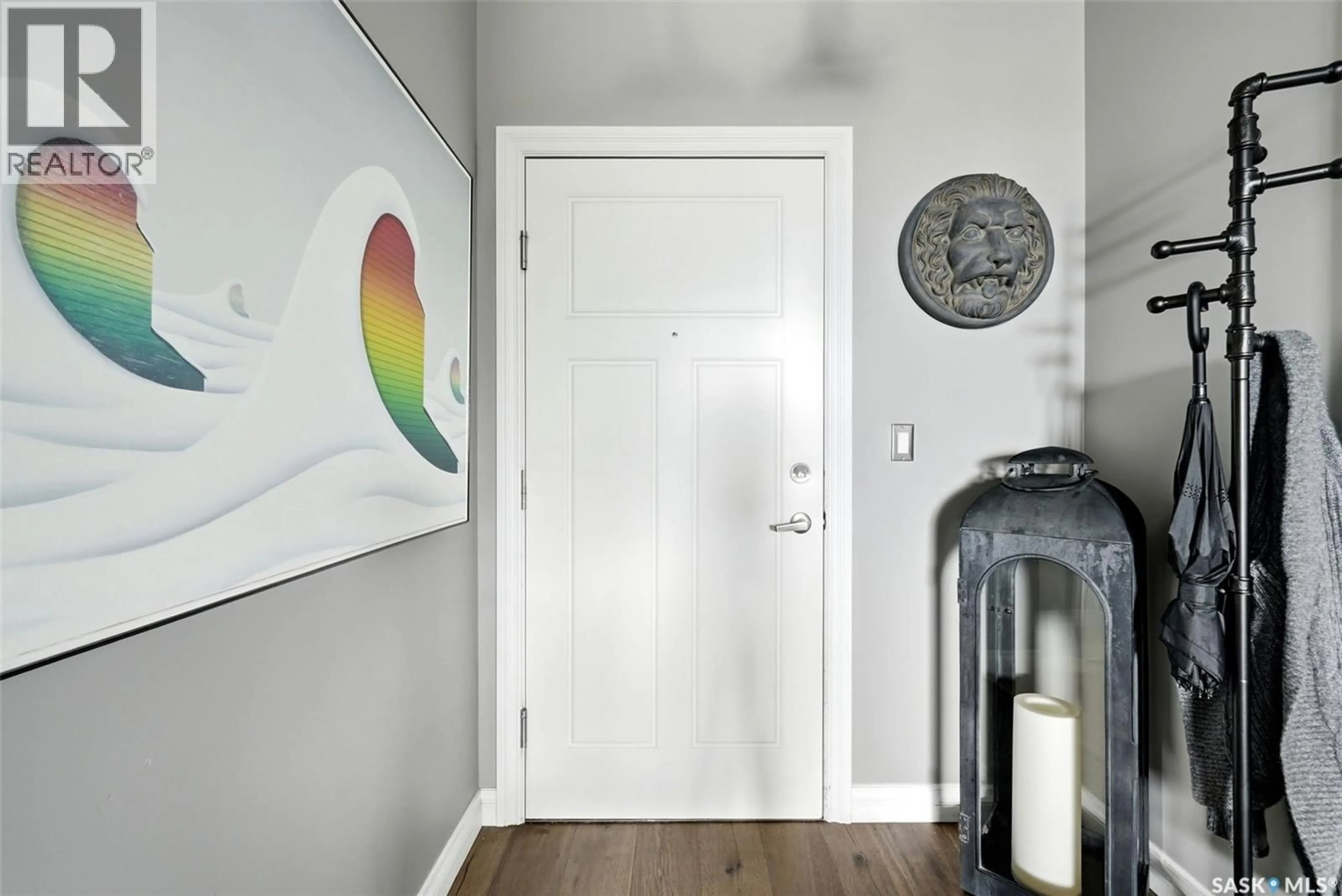 Indoor entryway for 410 - 3501 EVANS COURT, Regina Saskatchewan S4S0A9