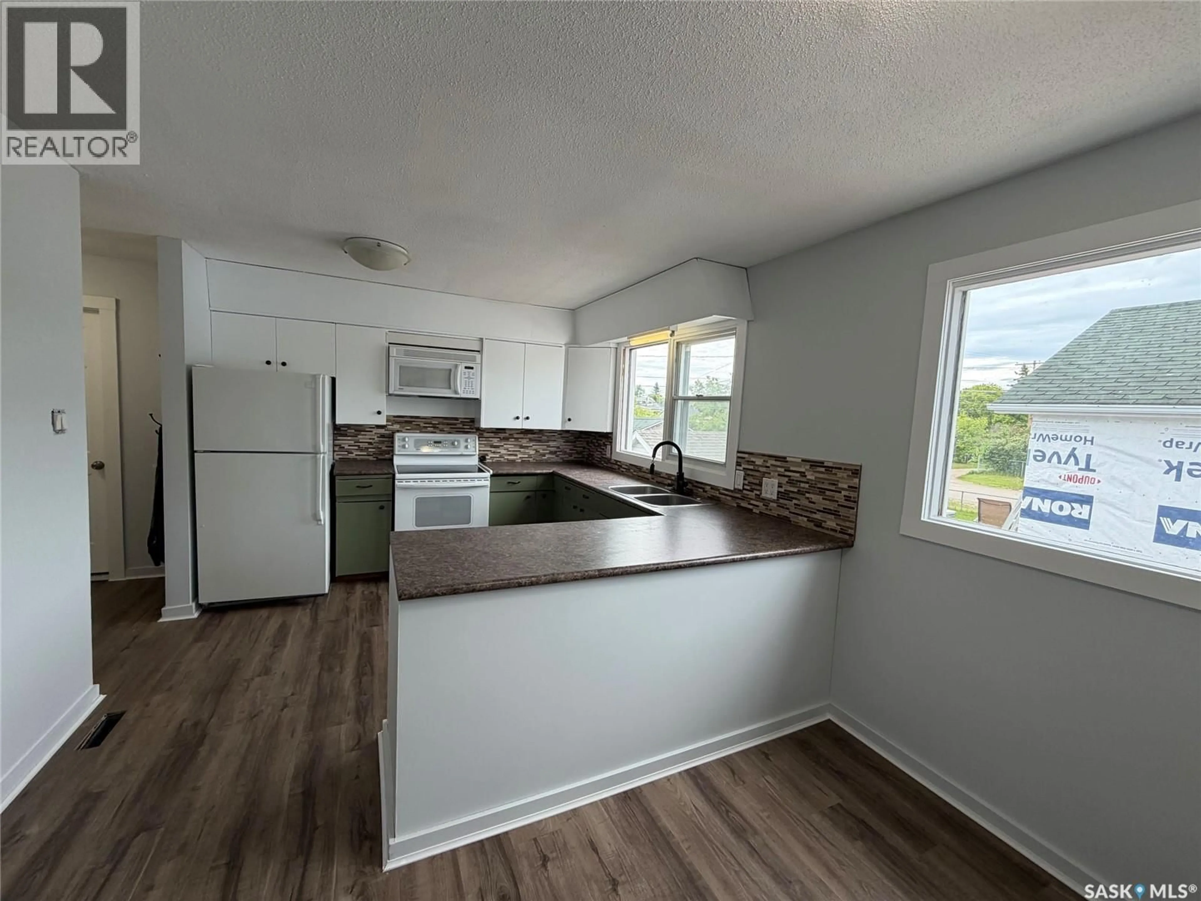 Open concept kitchen, unknown for 118 HUDSON STREET, Hudson Bay Saskatchewan S0E0Y0