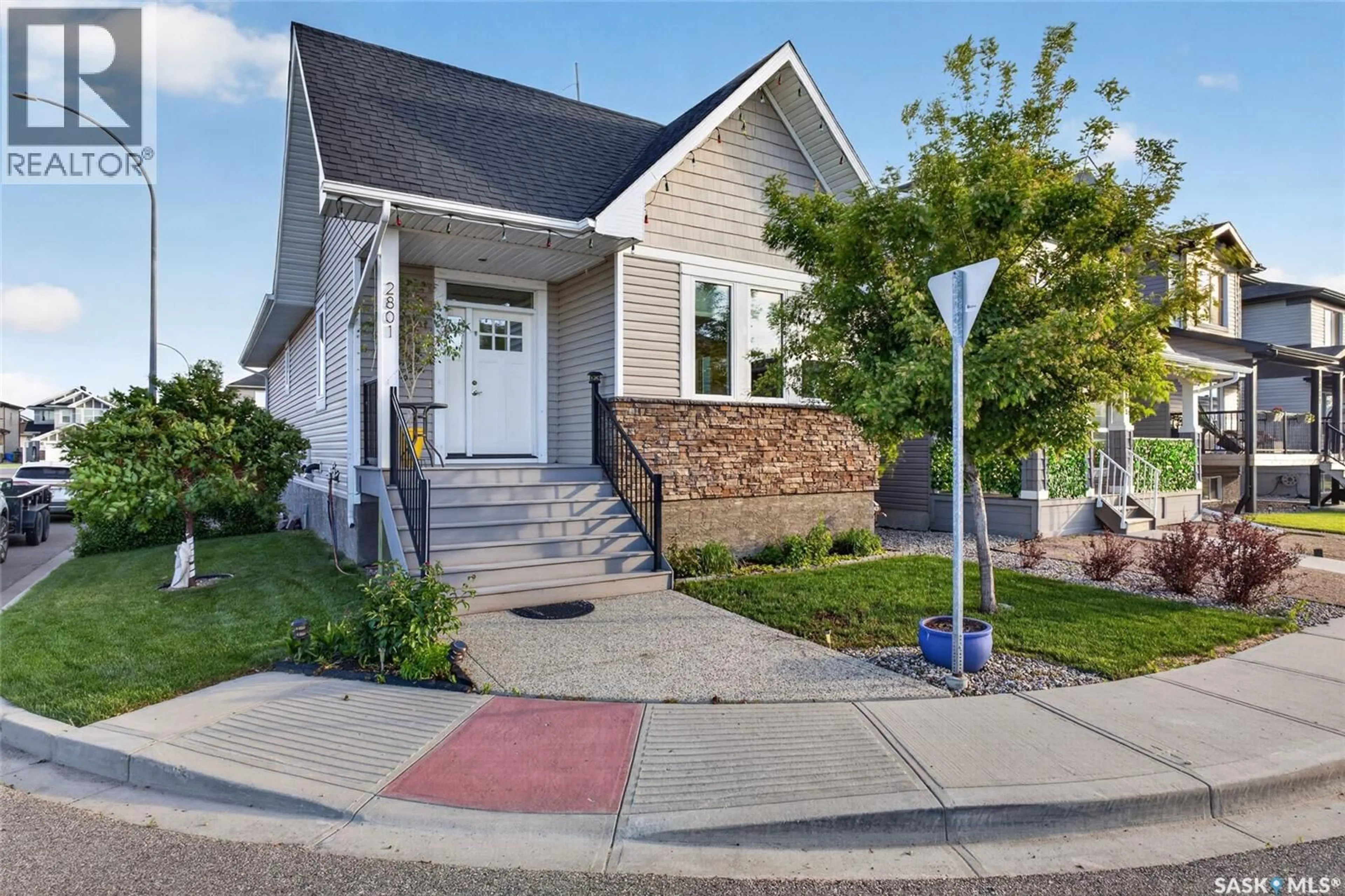 Home with vinyl exterior material, street for 2801 RIDGEWAY AVENUE, Regina Saskatchewan S4R8J5