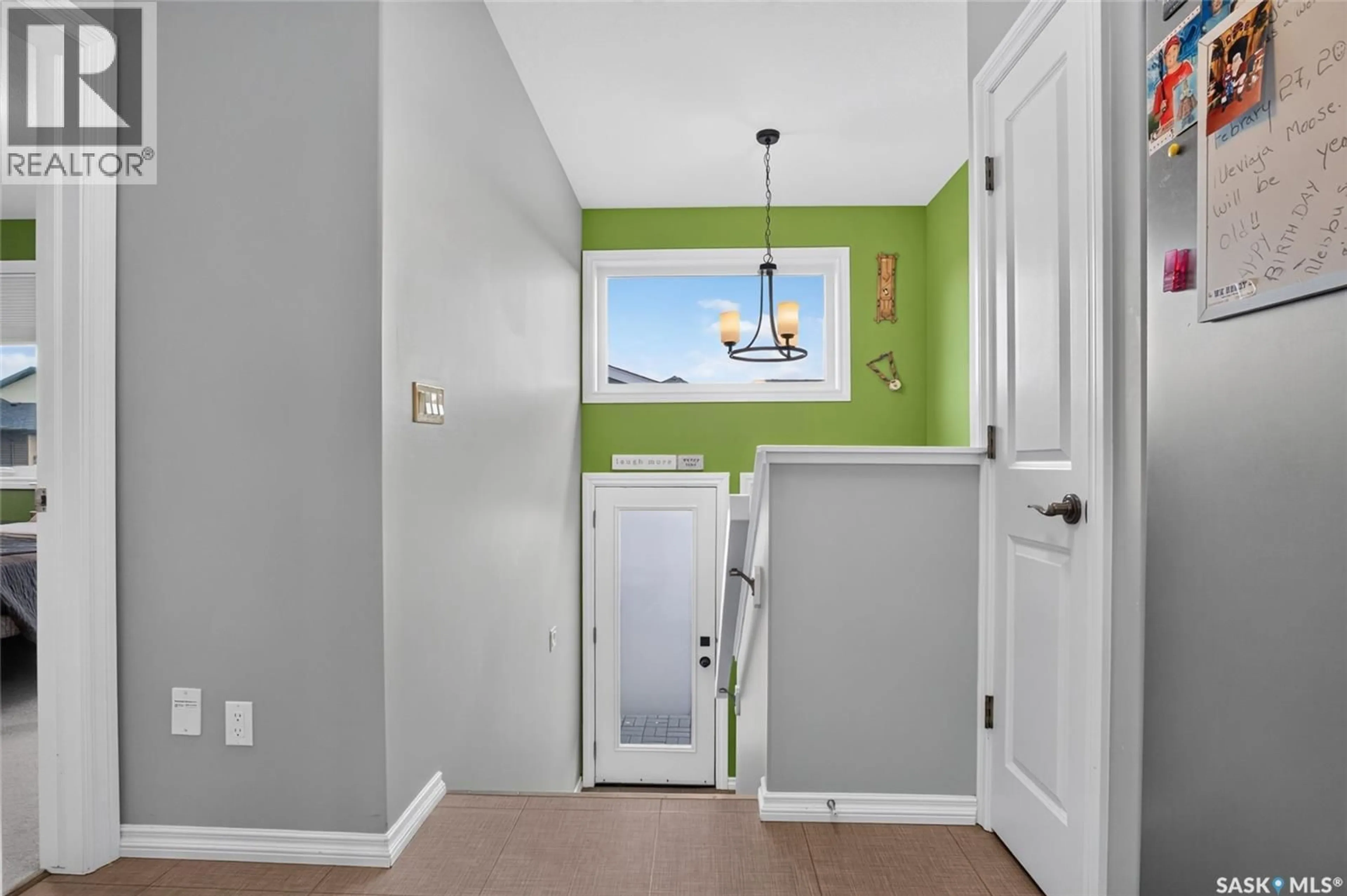 Indoor entryway for 2801 RIDGEWAY AVENUE, Regina Saskatchewan S4R8J5