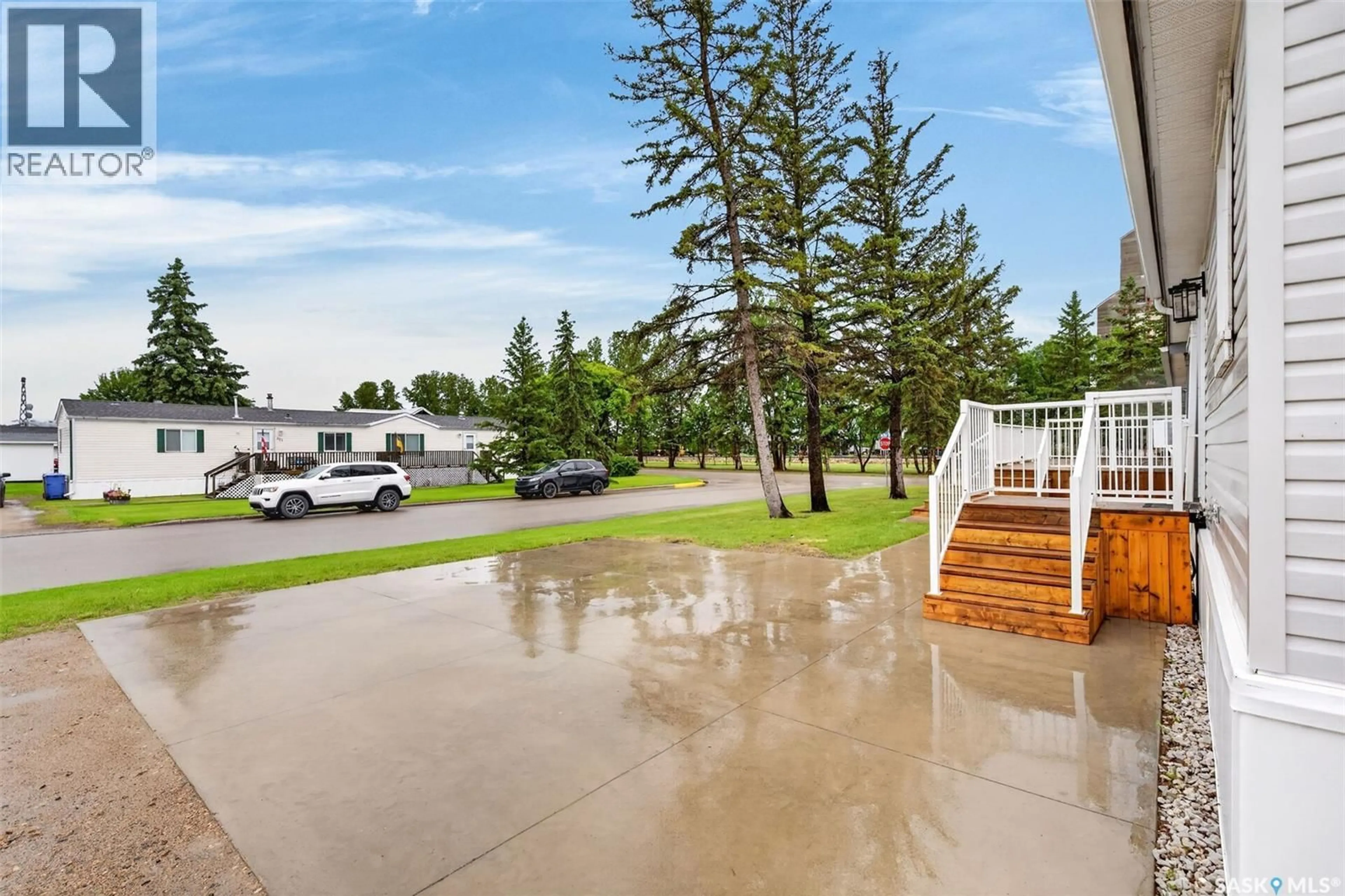 Patio, water/lake/river/ocean view for 119 RAILWAY AVENUE, Kinistino Saskatchewan S0J1H0