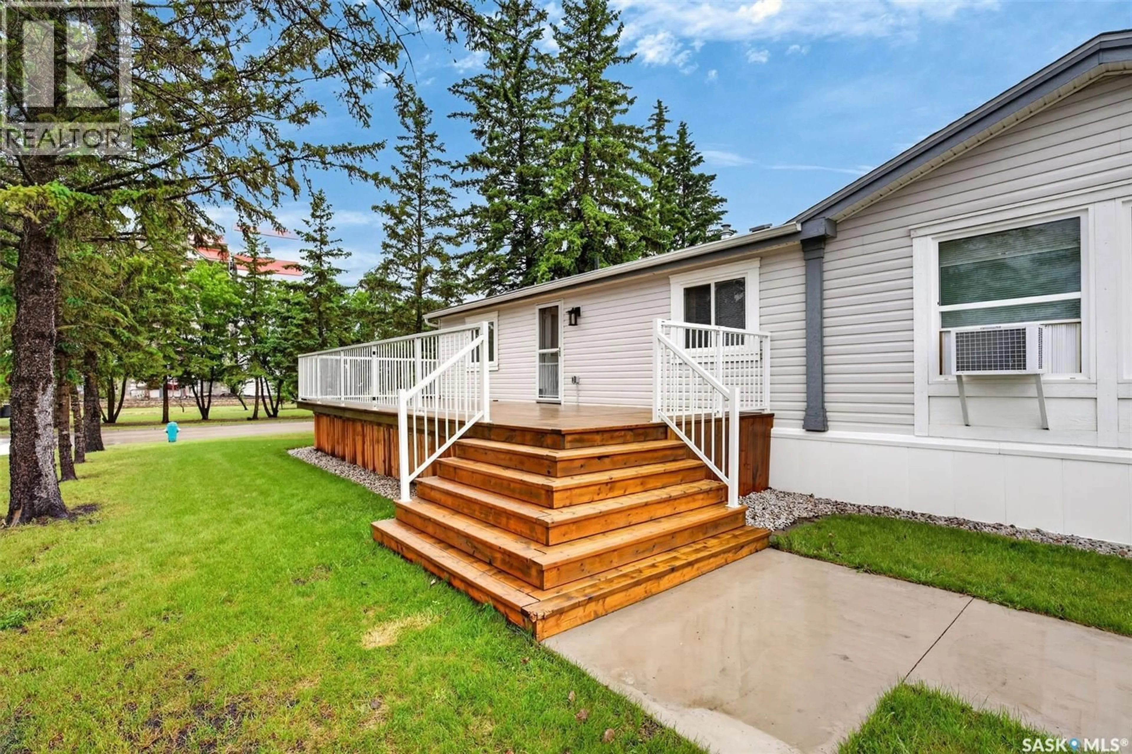Patio, street for 119 RAILWAY AVENUE, Kinistino Saskatchewan S0J1H0