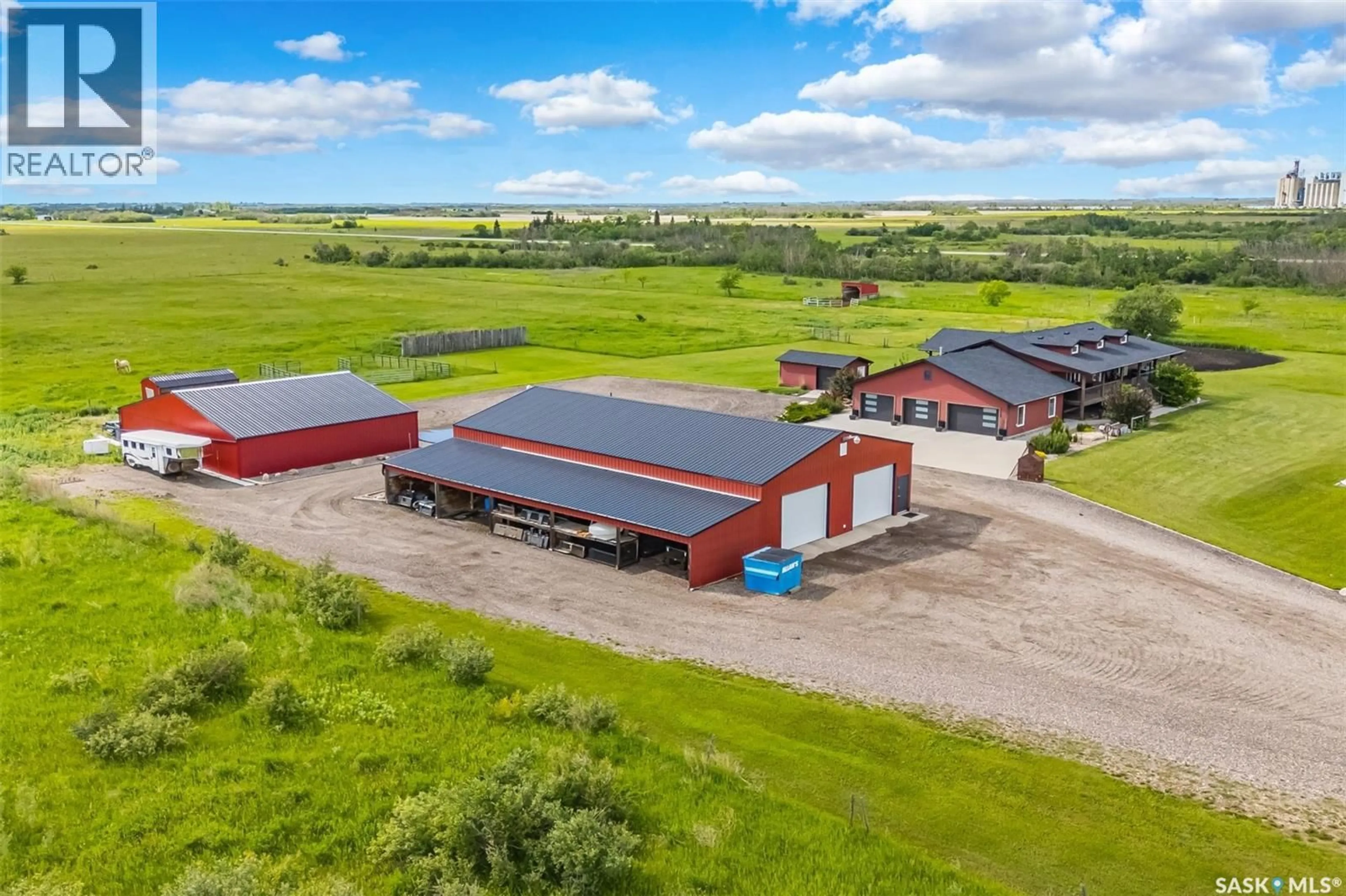 A pic from outside/outdoor area/front of a property/back of a property/a pic from drone, building for 344 FEHR ACREAGE RM CORMAN PARK, Corman Park Rm No. 344 Saskatchewan S7K3J7