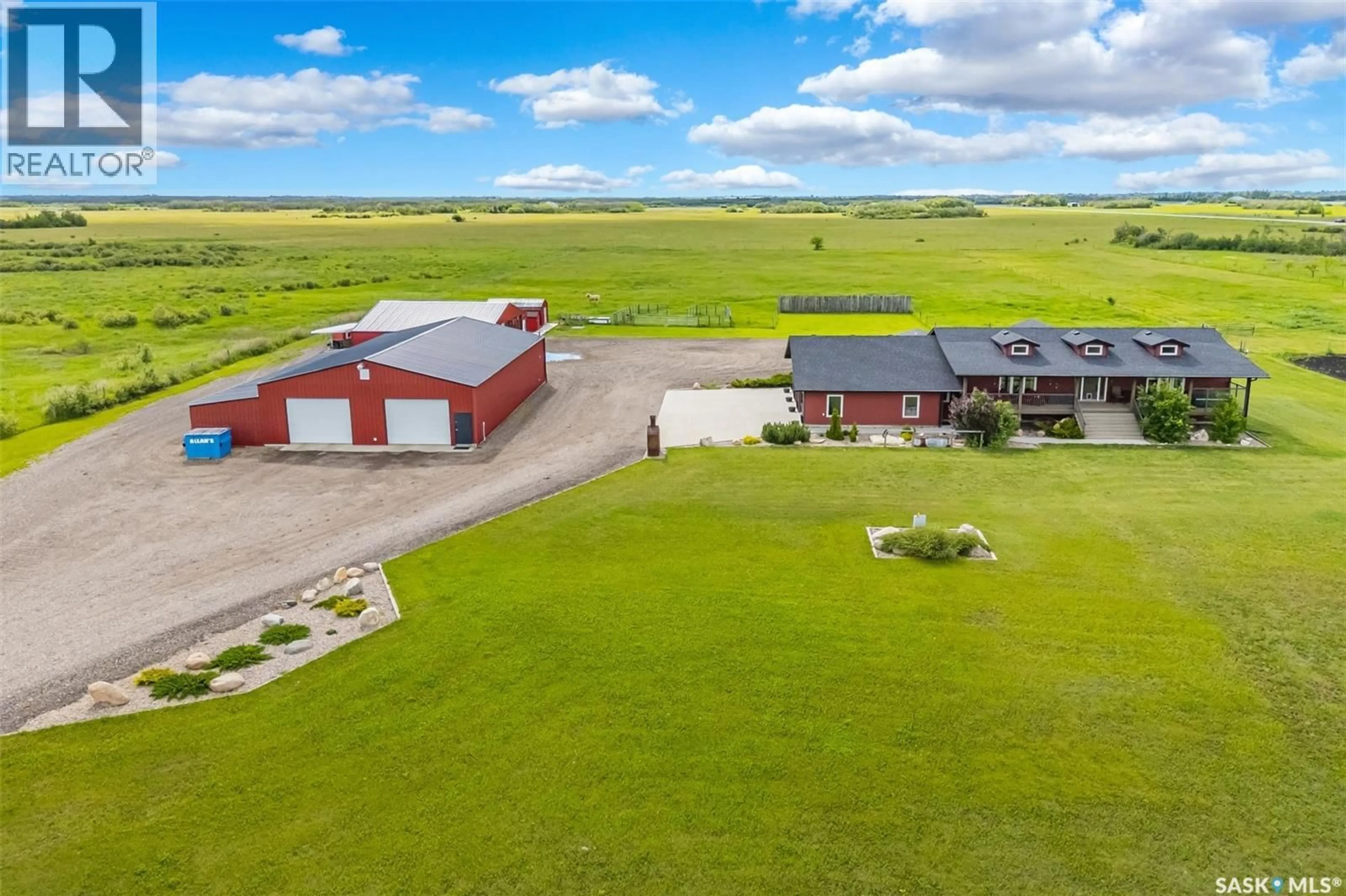 A pic from outside/outdoor area/front of a property/back of a property/a pic from drone, building for 344 FEHR ACREAGE RM CORMAN PARK, Corman Park Rm No. 344 Saskatchewan S7K3J7