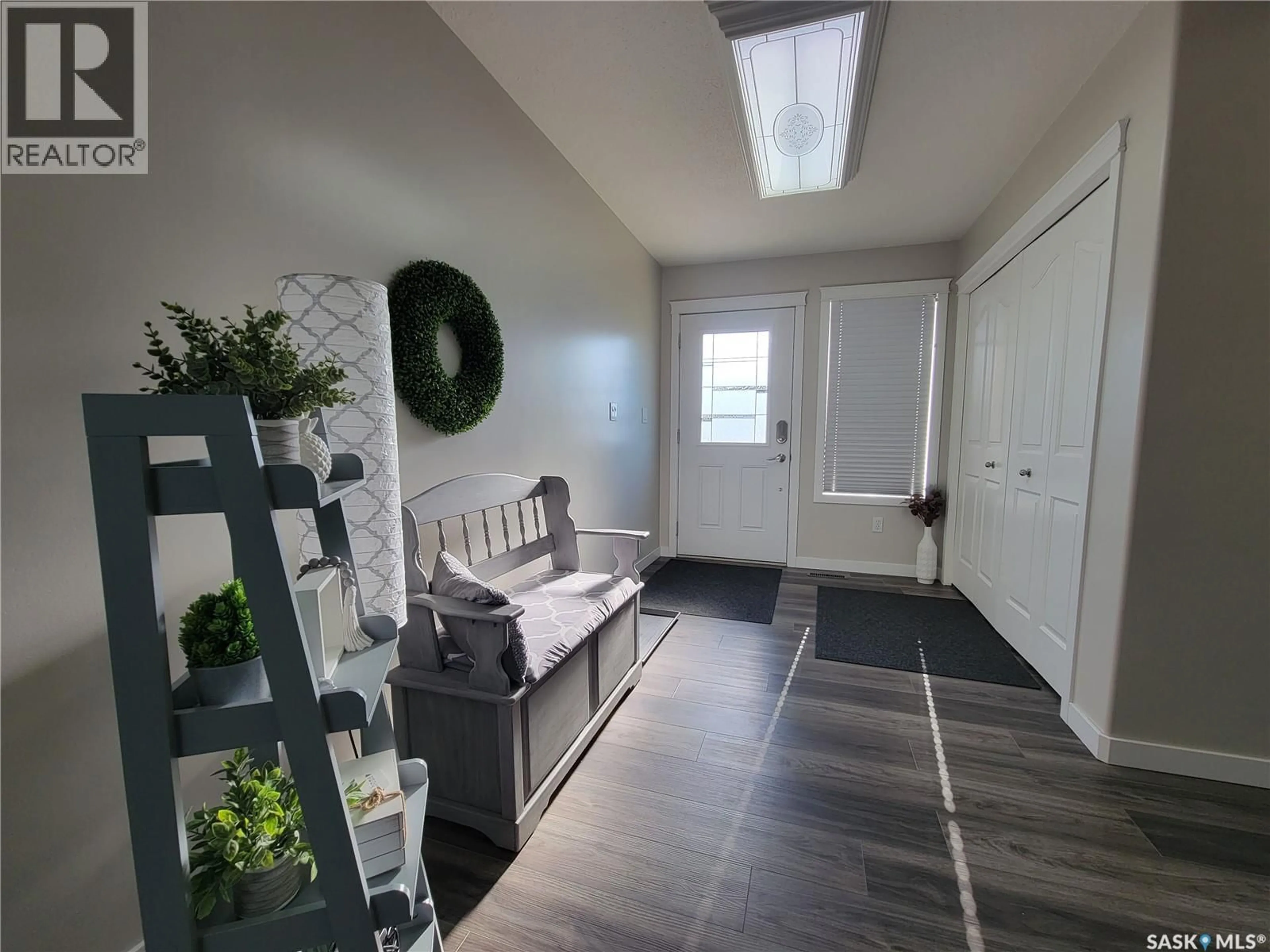Indoor entryway for 4915 POST STREET, Macklin Saskatchewan S0L2C0