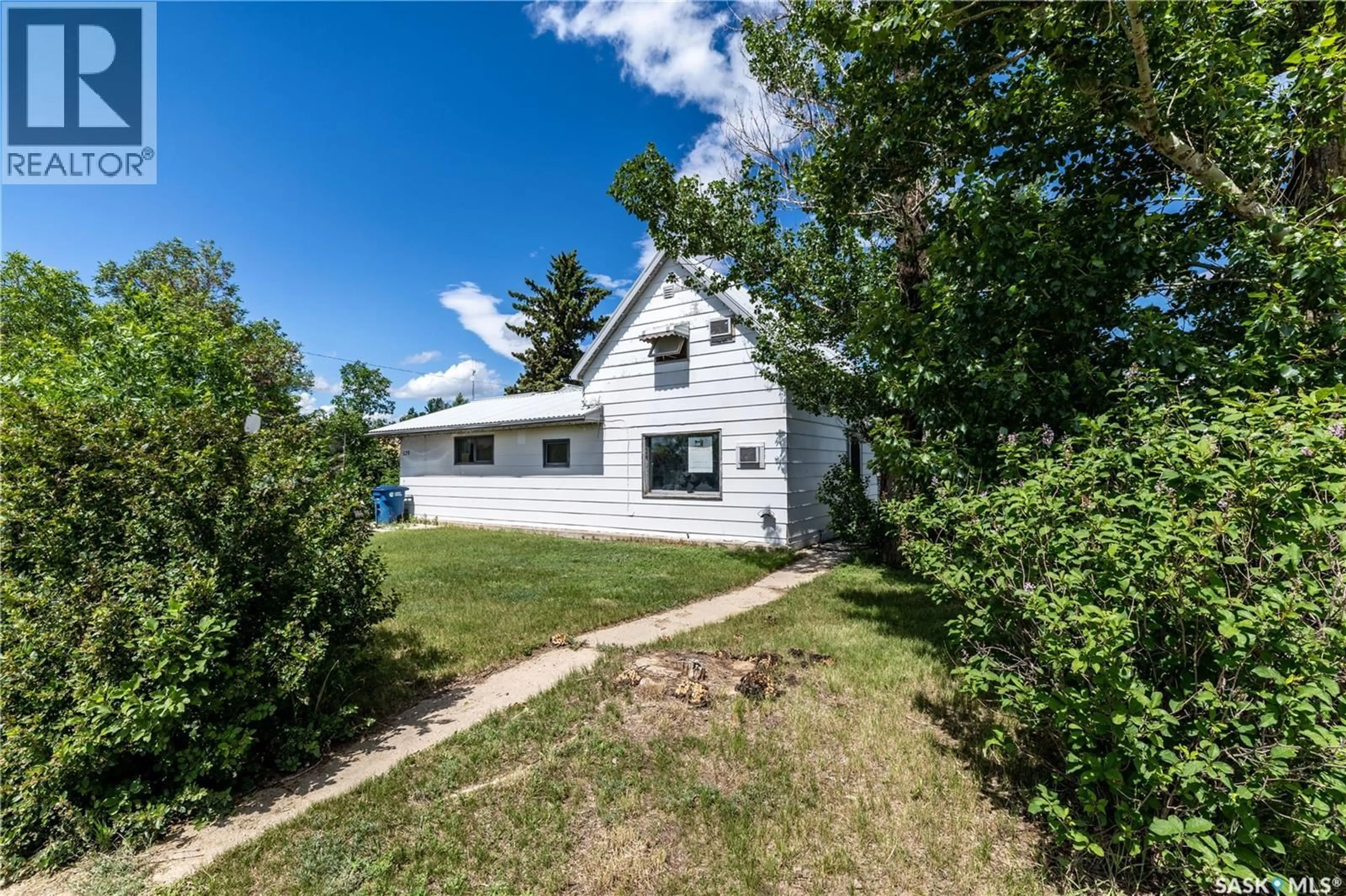 A pic from outside/outdoor area/front of a property/back of a property/a pic from drone, street for 120 CROCUS AVENUE, Briercrest Saskatchewan S0H0K0