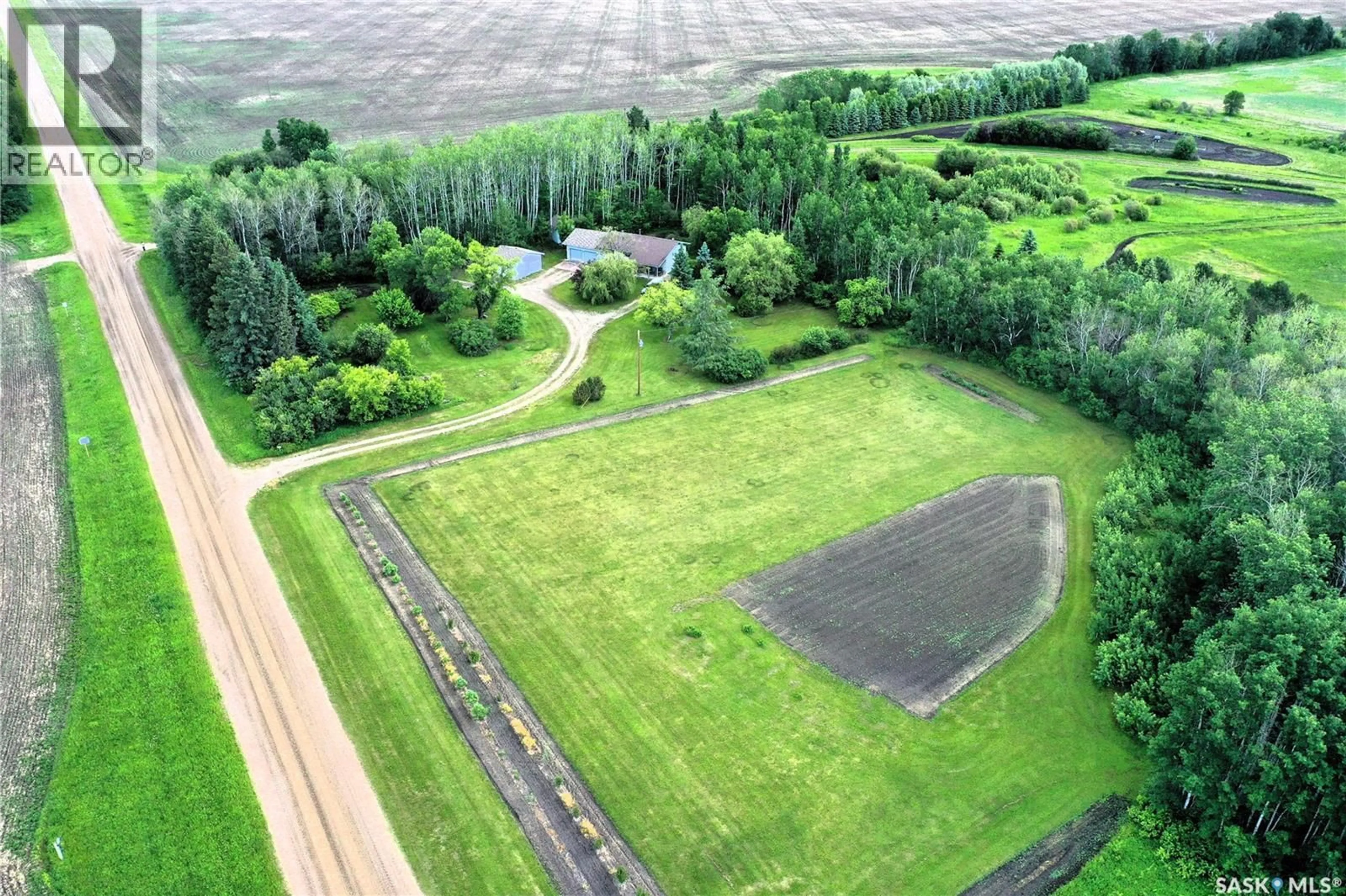 A pic from outside/outdoor area/front of a property/back of a property/a pic from drone, unknown for 818 KELSEY PLACE, Torch River Rm No. 488 Saskatchewan S0J0Z0