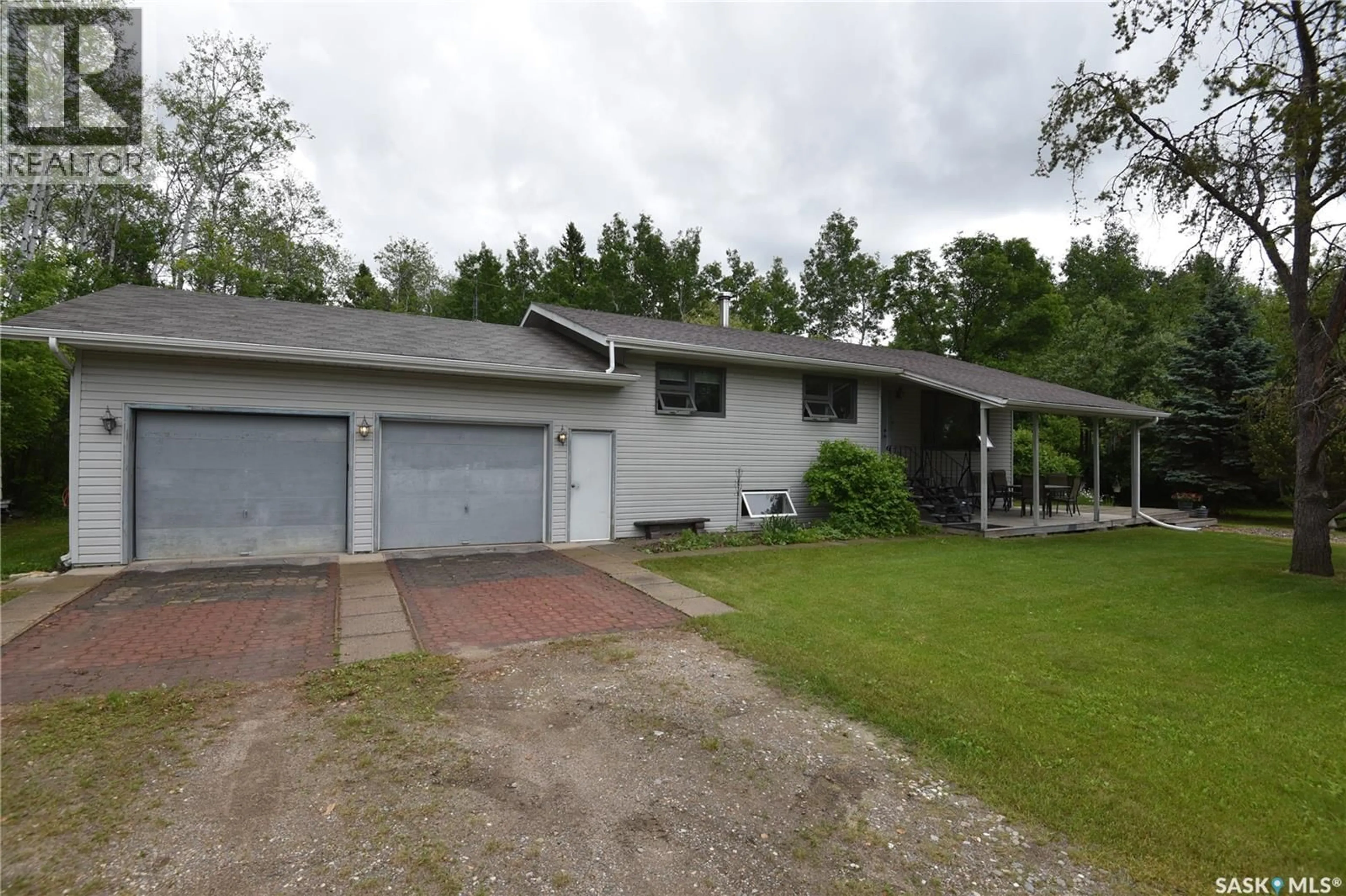 A pic from outside/outdoor area/front of a property/back of a property/a pic from drone, street for 818 KELSEY PLACE, Torch River Rm No. 488 Saskatchewan S0J0Z0