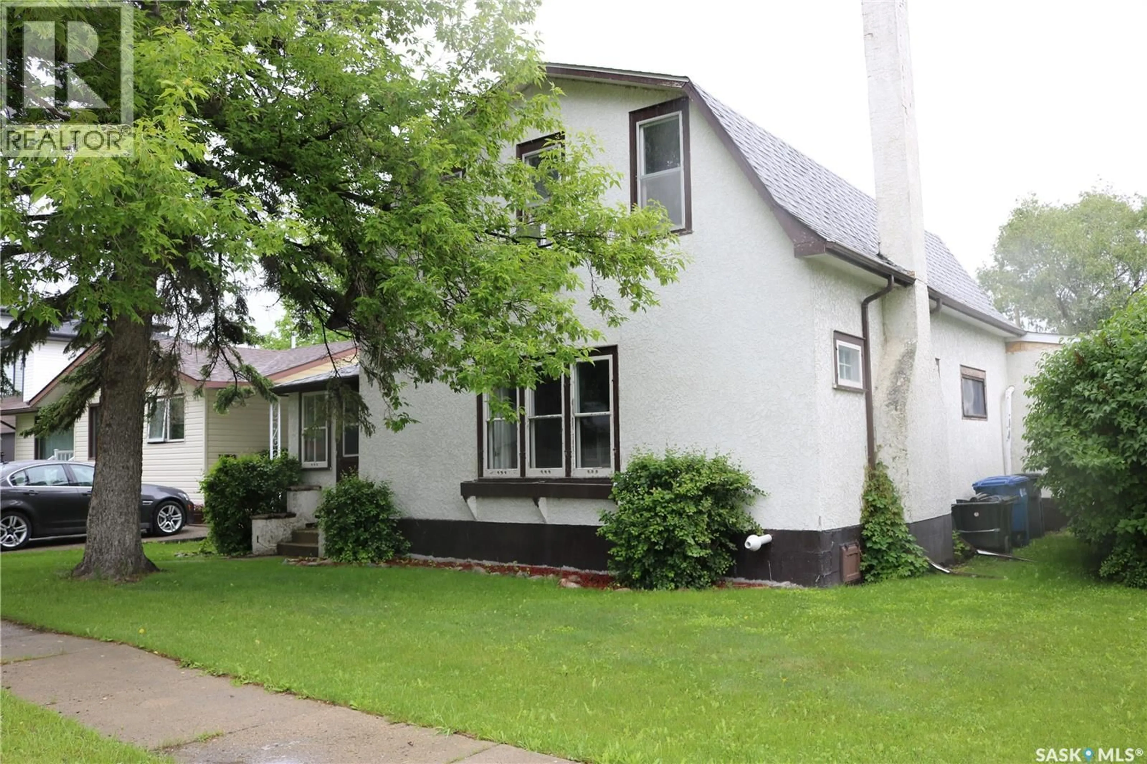 Home with vinyl exterior material, street for 1410 WINDOVER AVENUE, Moosomin Saskatchewan S0G3N0