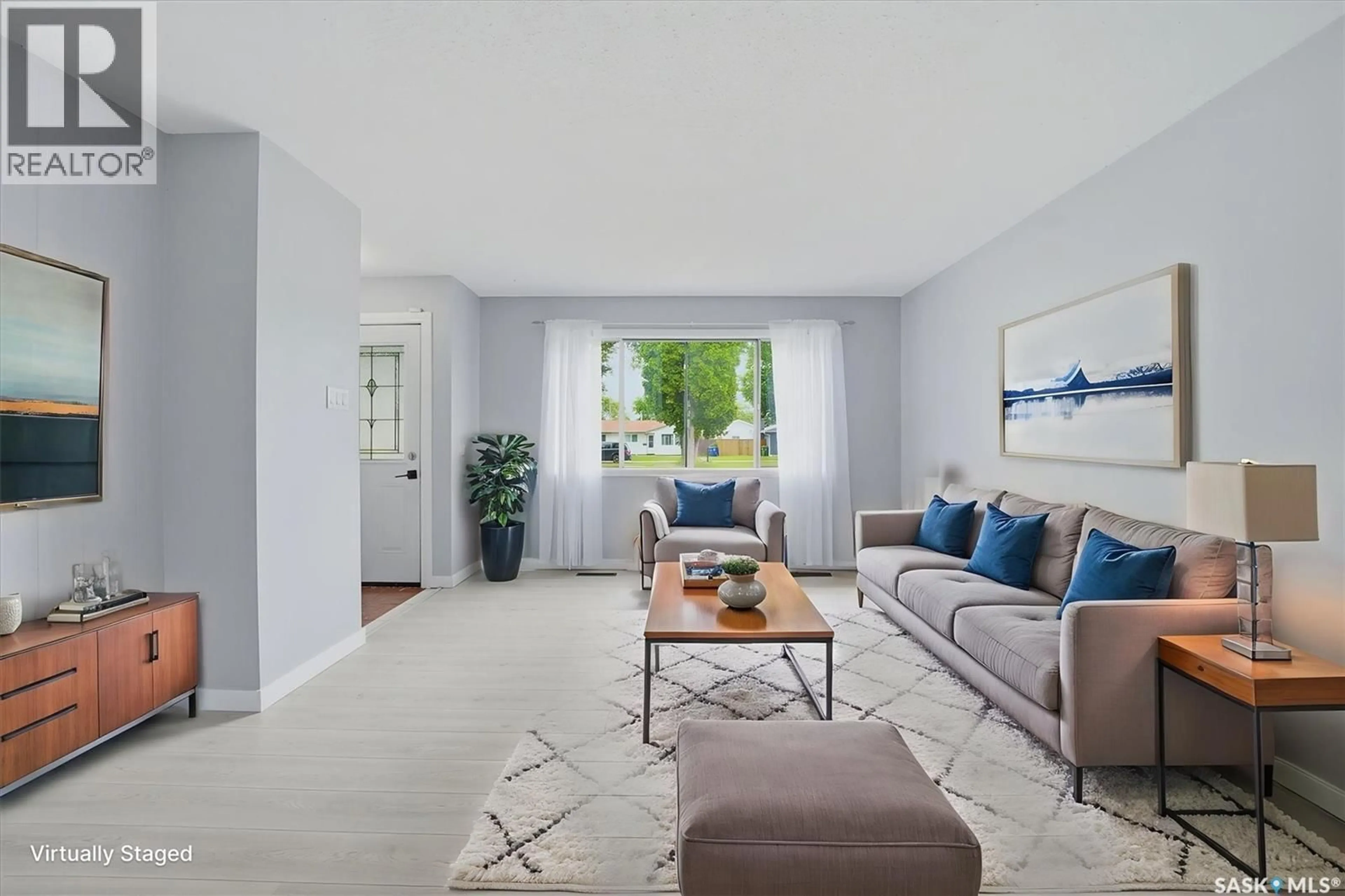 Living room with furniture, unknown for 514 V AVENUE, Saskatoon Saskatchewan S7M3E9