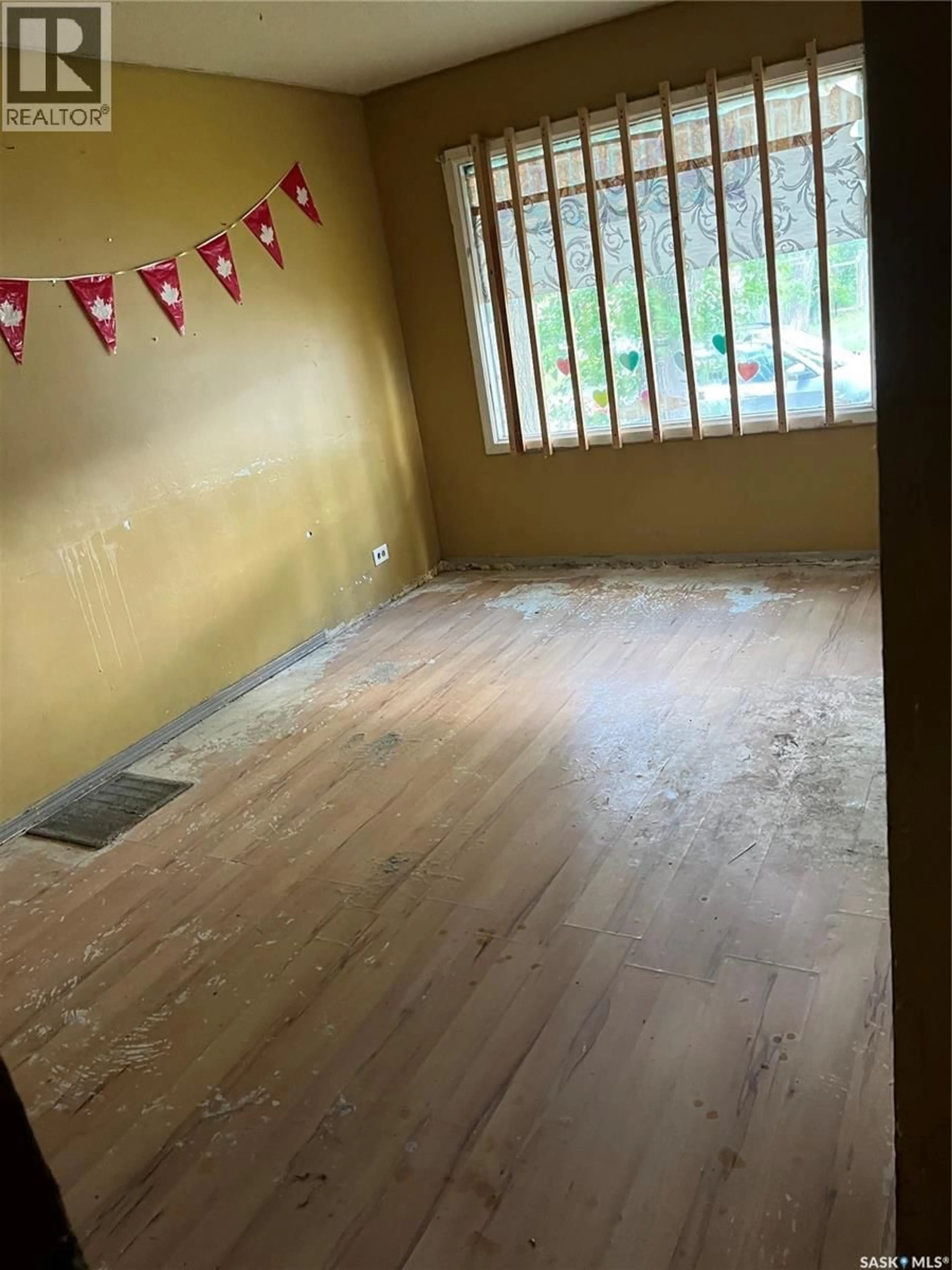 A pic of a room for 1024 ATHOL STREET, Regina Saskatchewan S4T3B9