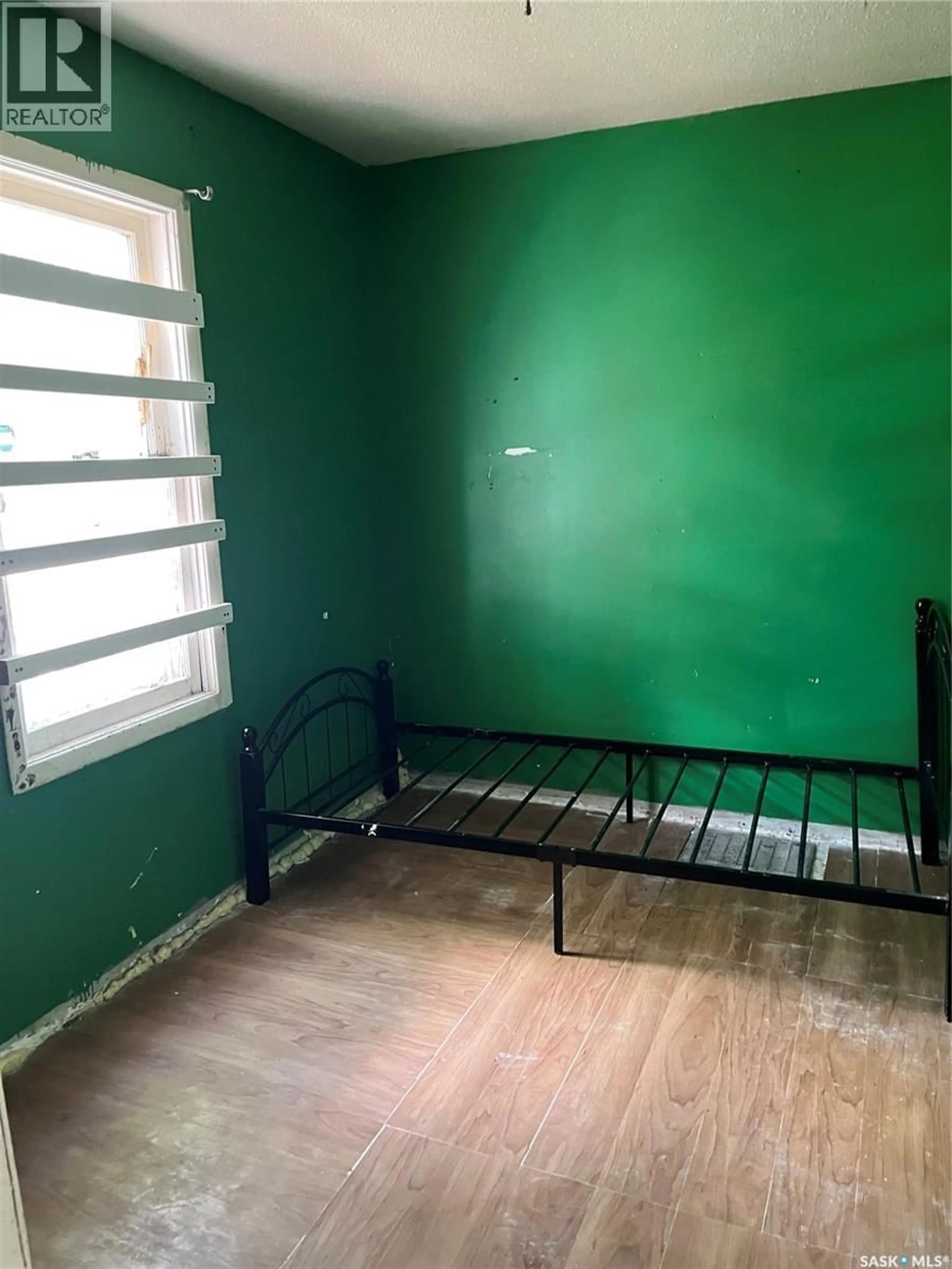 A pic of a room for 1024 ATHOL STREET, Regina Saskatchewan S4T3B9