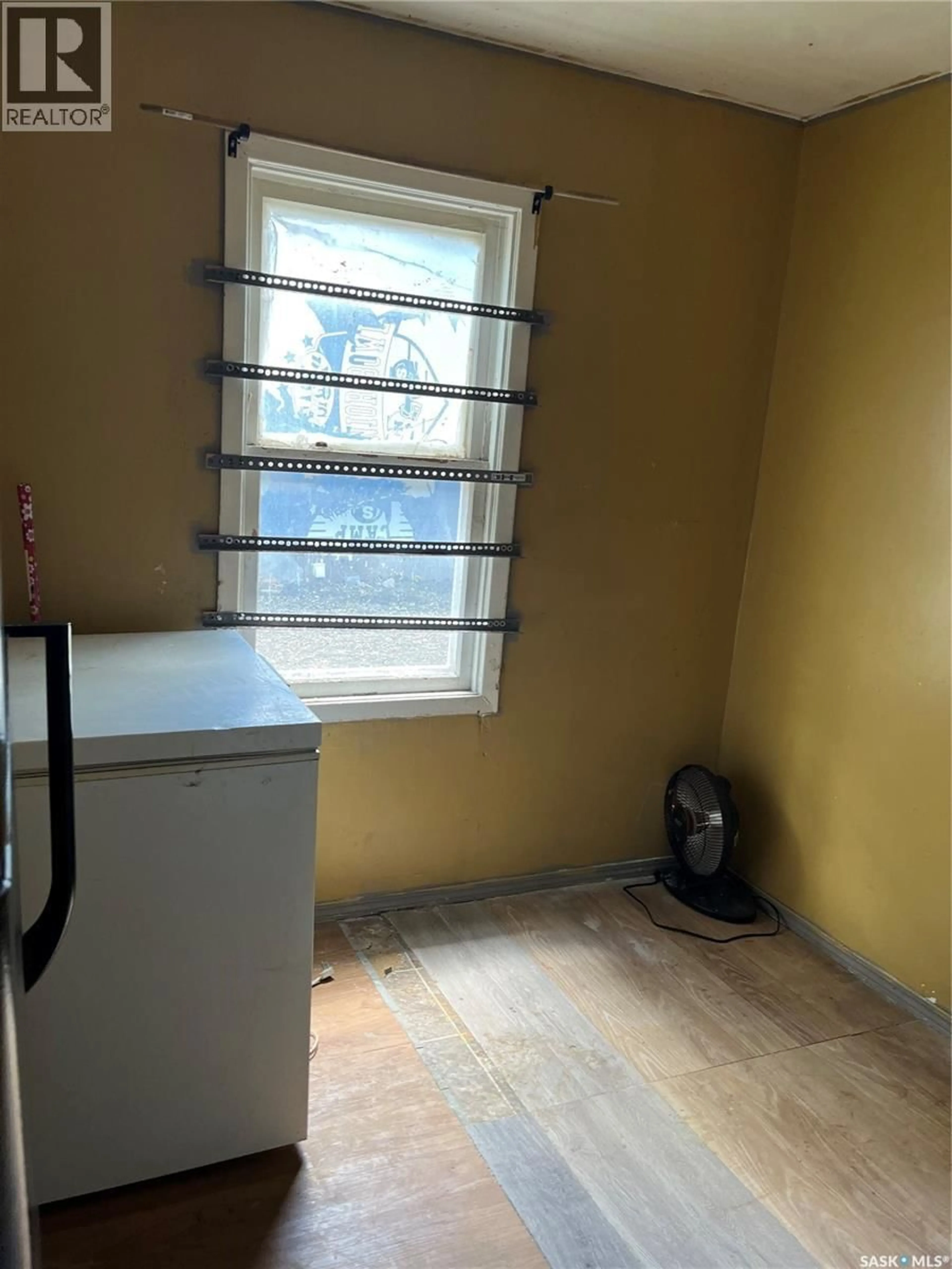 A pic of a room for 1024 ATHOL STREET, Regina Saskatchewan S4T3B9