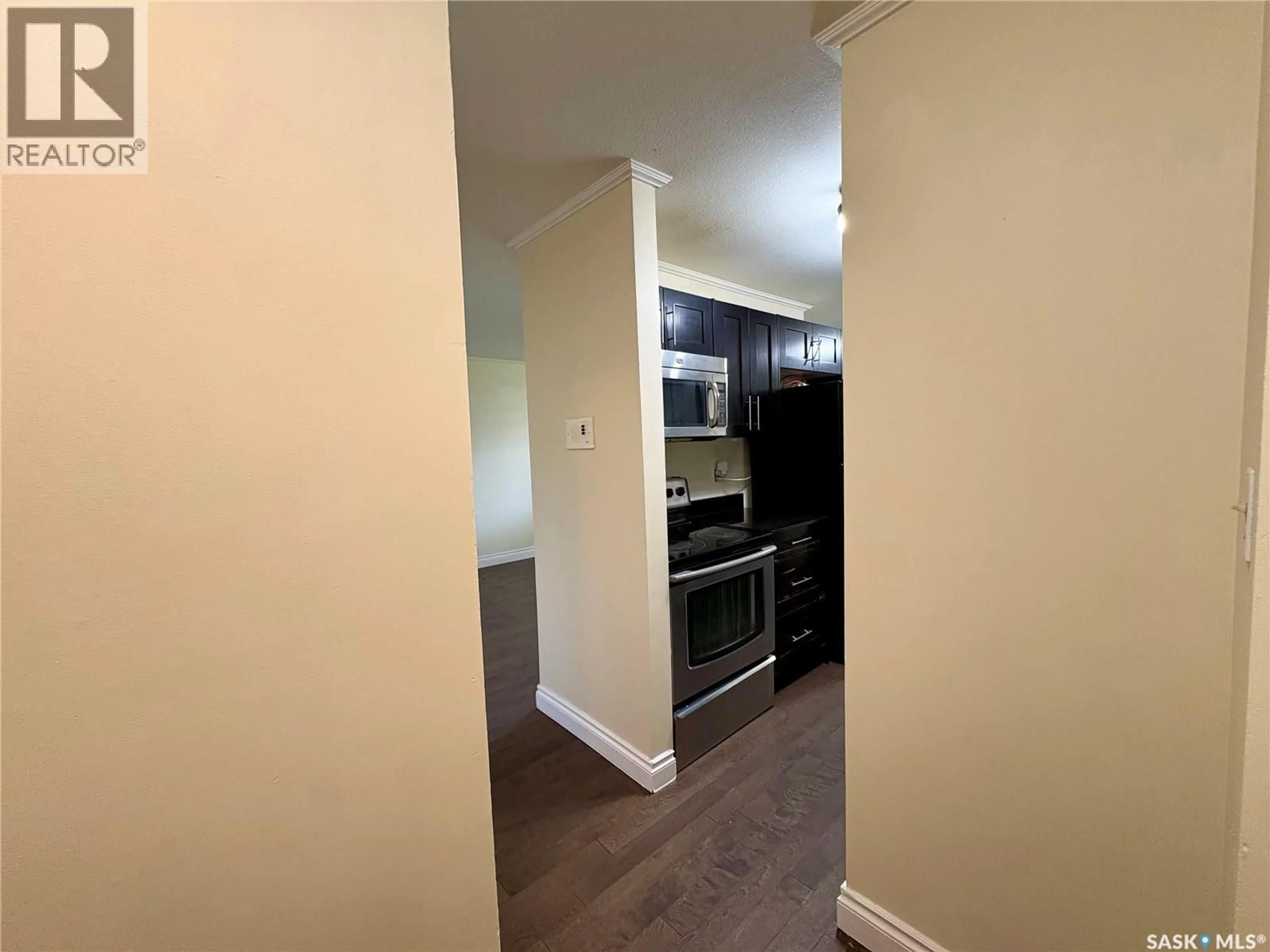 A pic of a room for 102 920 9TH STREET E, Saskatoon Saskatchewan S7H0N1