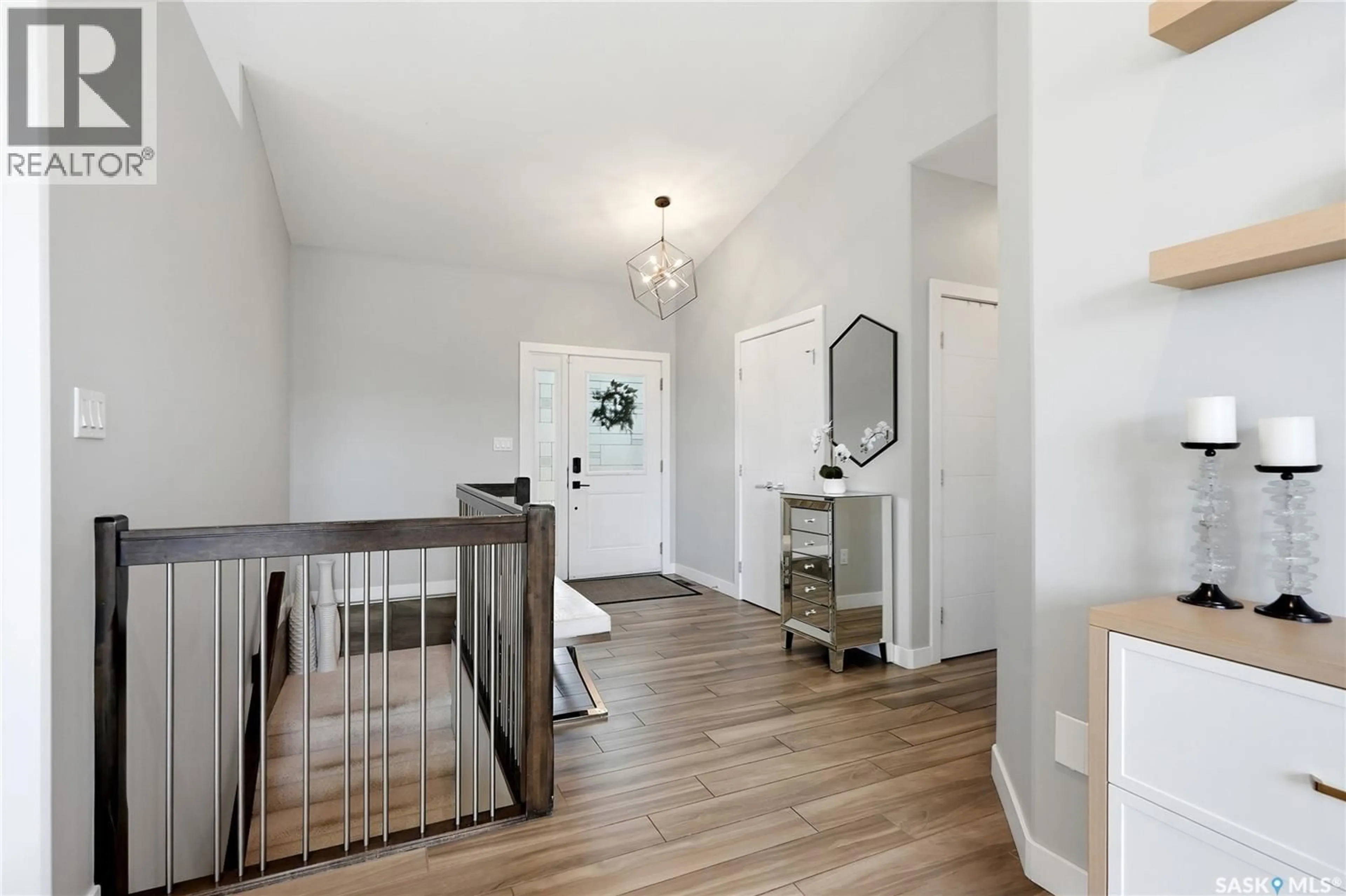 Indoor entryway for 130 SINCLAIR CRESCENT, Saskatoon Saskatchewan S7V0A4