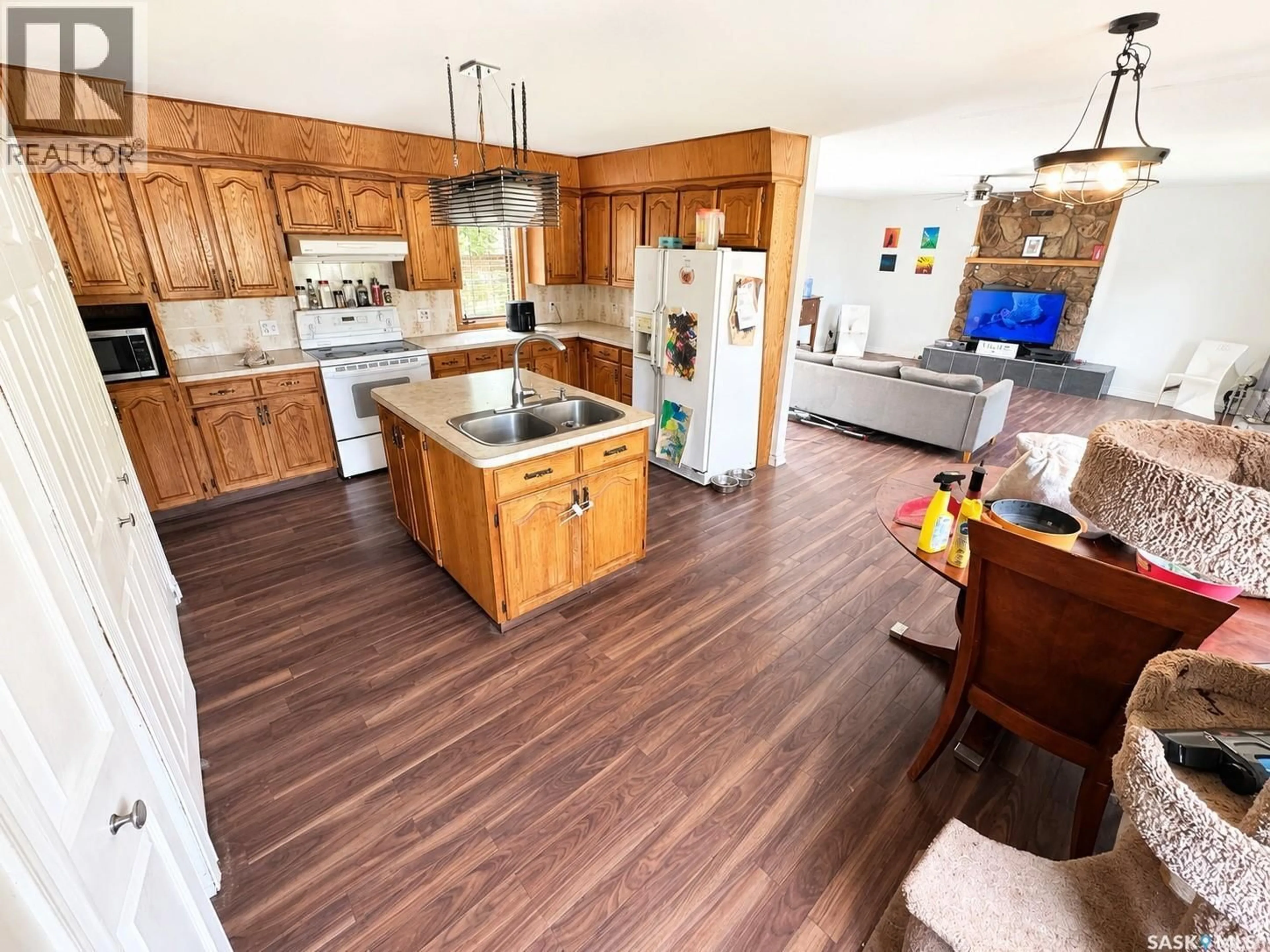 Open concept kitchen, unknown for 106 DOWNEY STREET, Strasbourg Saskatchewan S0G4V0