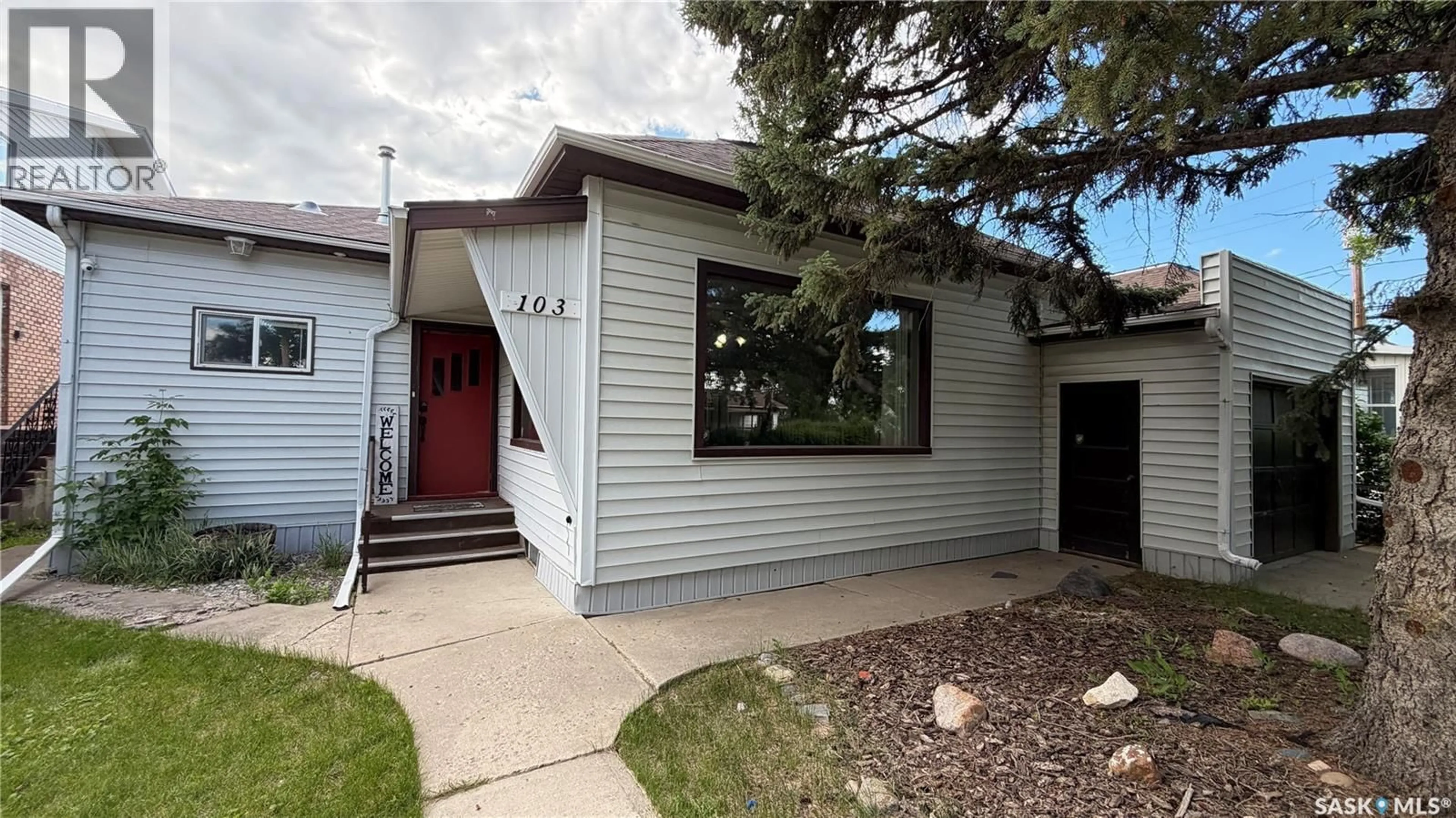 Home with vinyl exterior material, street for 103 WALSH STREET, Maple Creek Saskatchewan S0N1N0