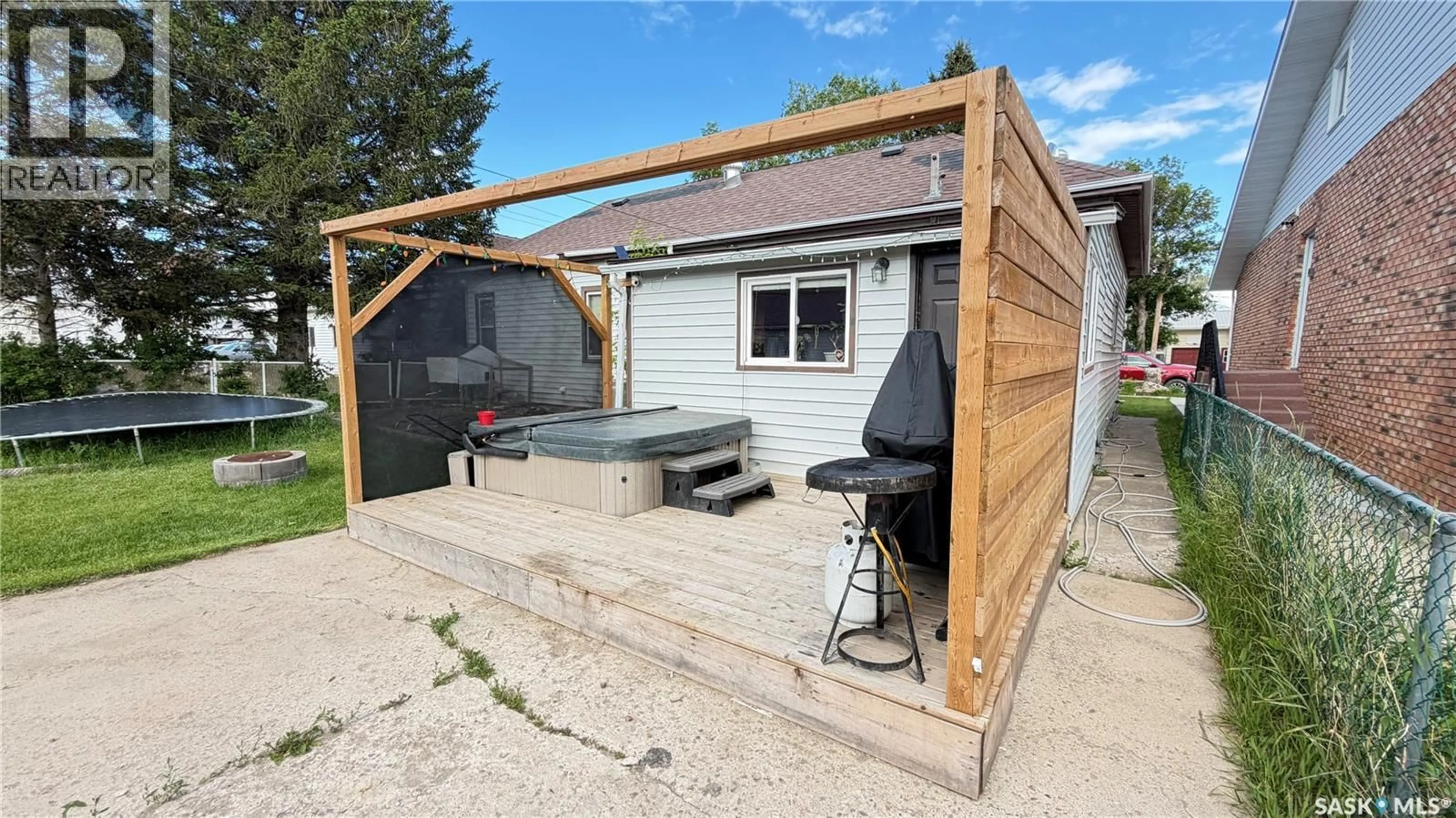 Patio, street for 103 WALSH STREET, Maple Creek Saskatchewan S0N1N0