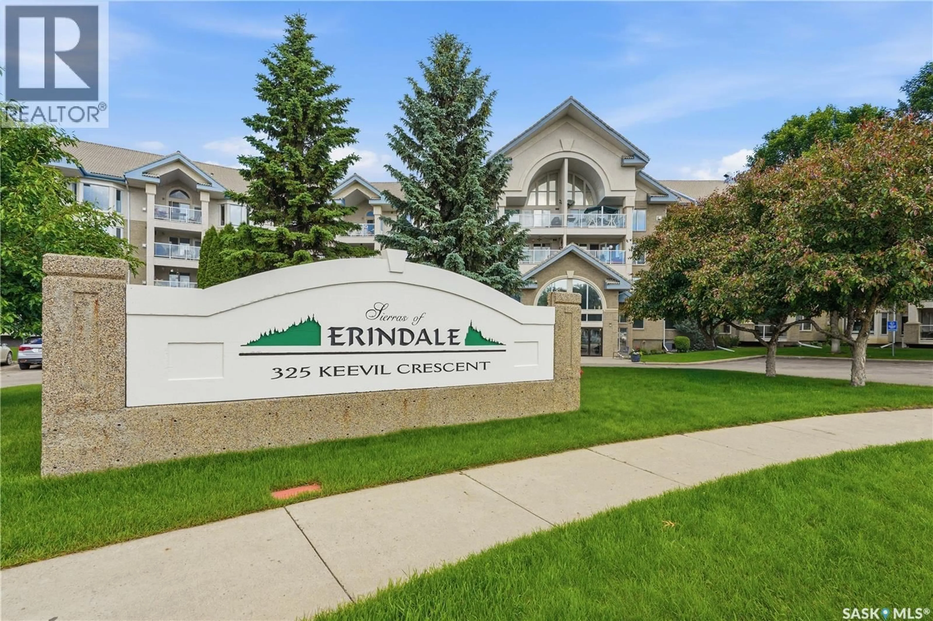 Indoor foyer for 325 - 305 KEEVIL CRESCENT, Saskatoon Saskatchewan S7N4R8