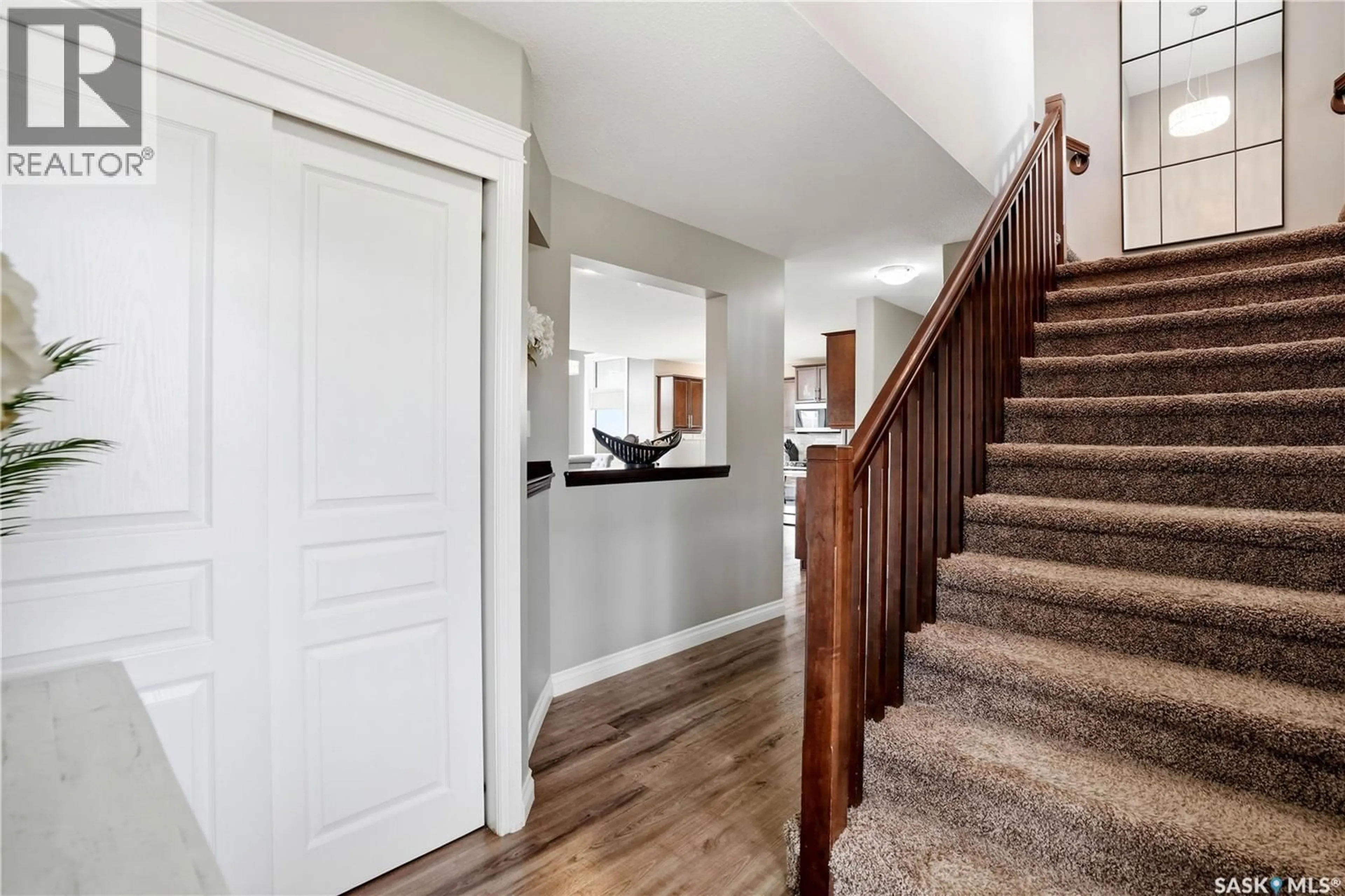 Indoor entryway for 4265 PRESTON CRESCENT, Regina Saskatchewan S4X0C9