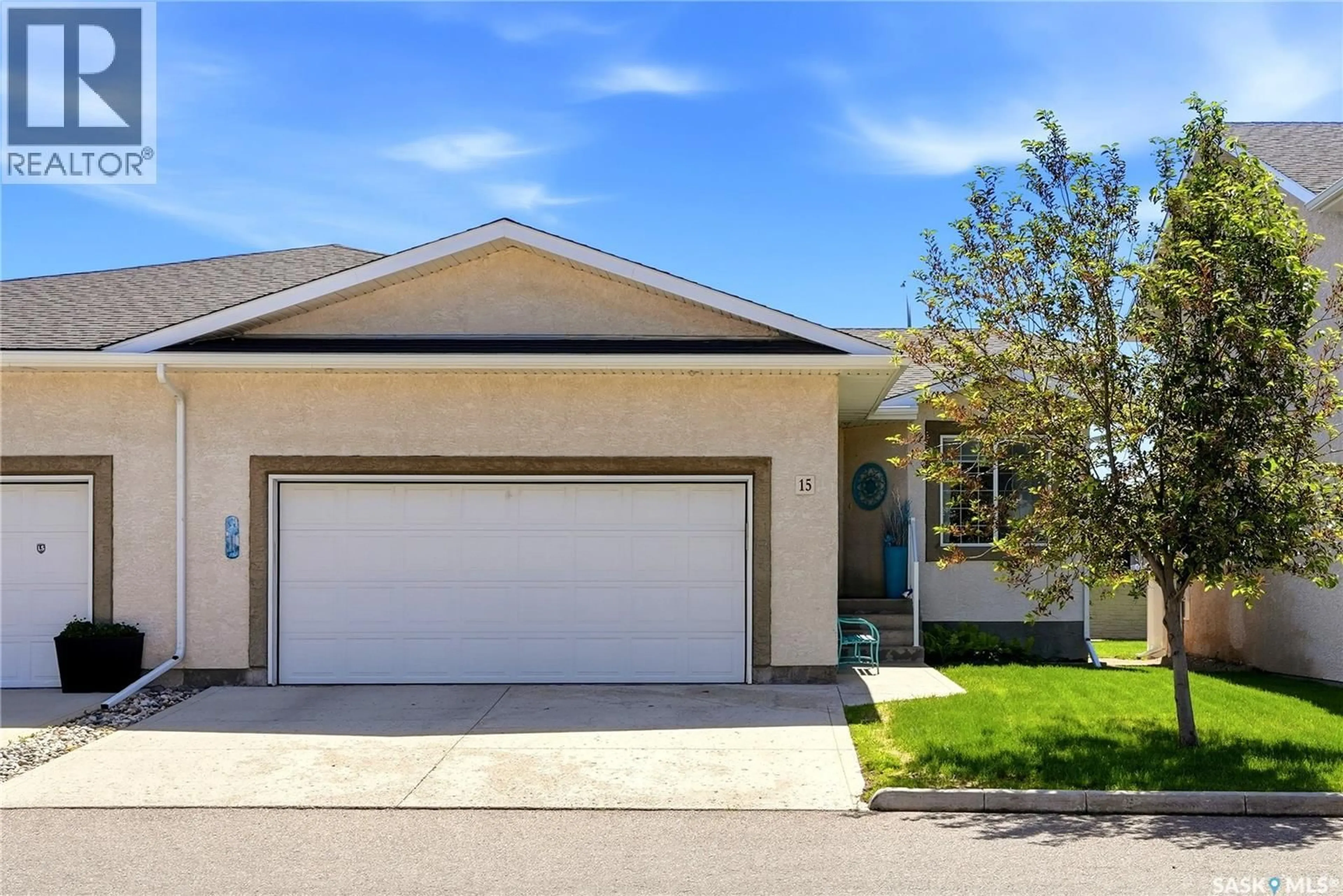 Home with vinyl exterior material, street for 4101 - 15 PRESTON CRESCENT, Regina Saskatchewan S4X0G3