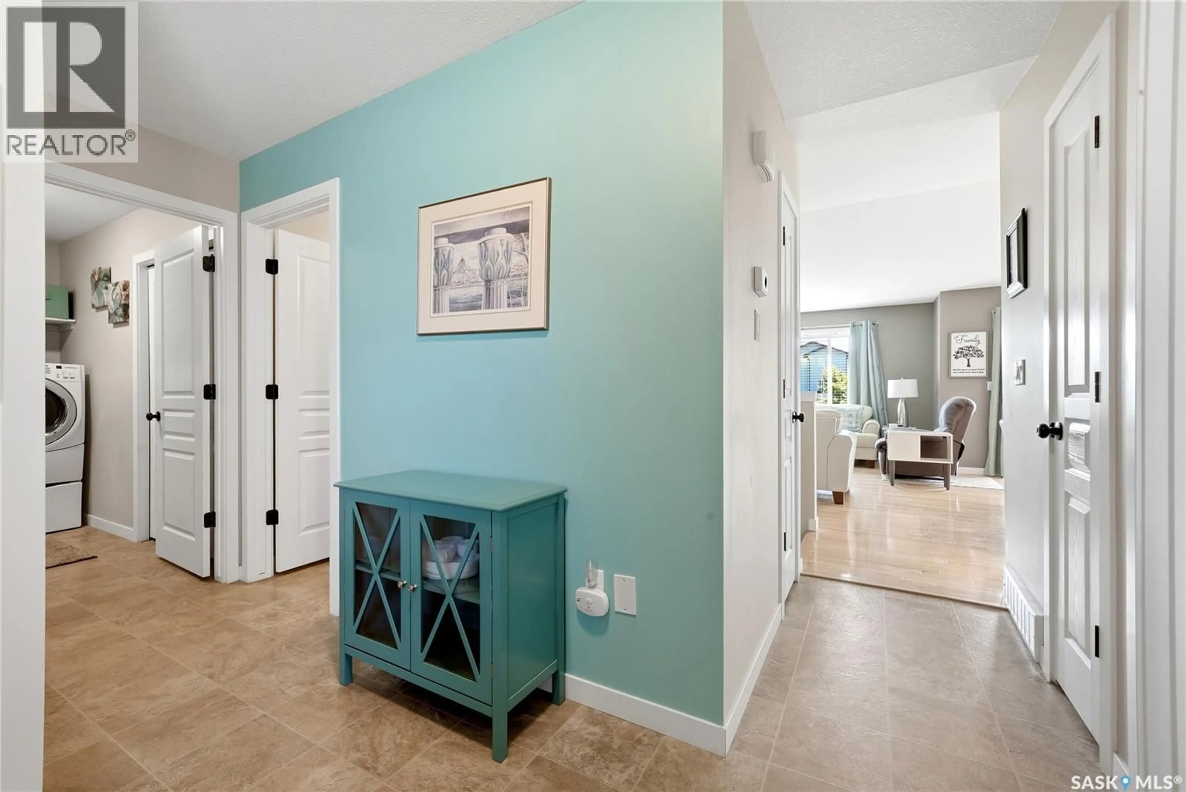 Indoor entryway for 4101 - 15 PRESTON CRESCENT, Regina Saskatchewan S4X0G3