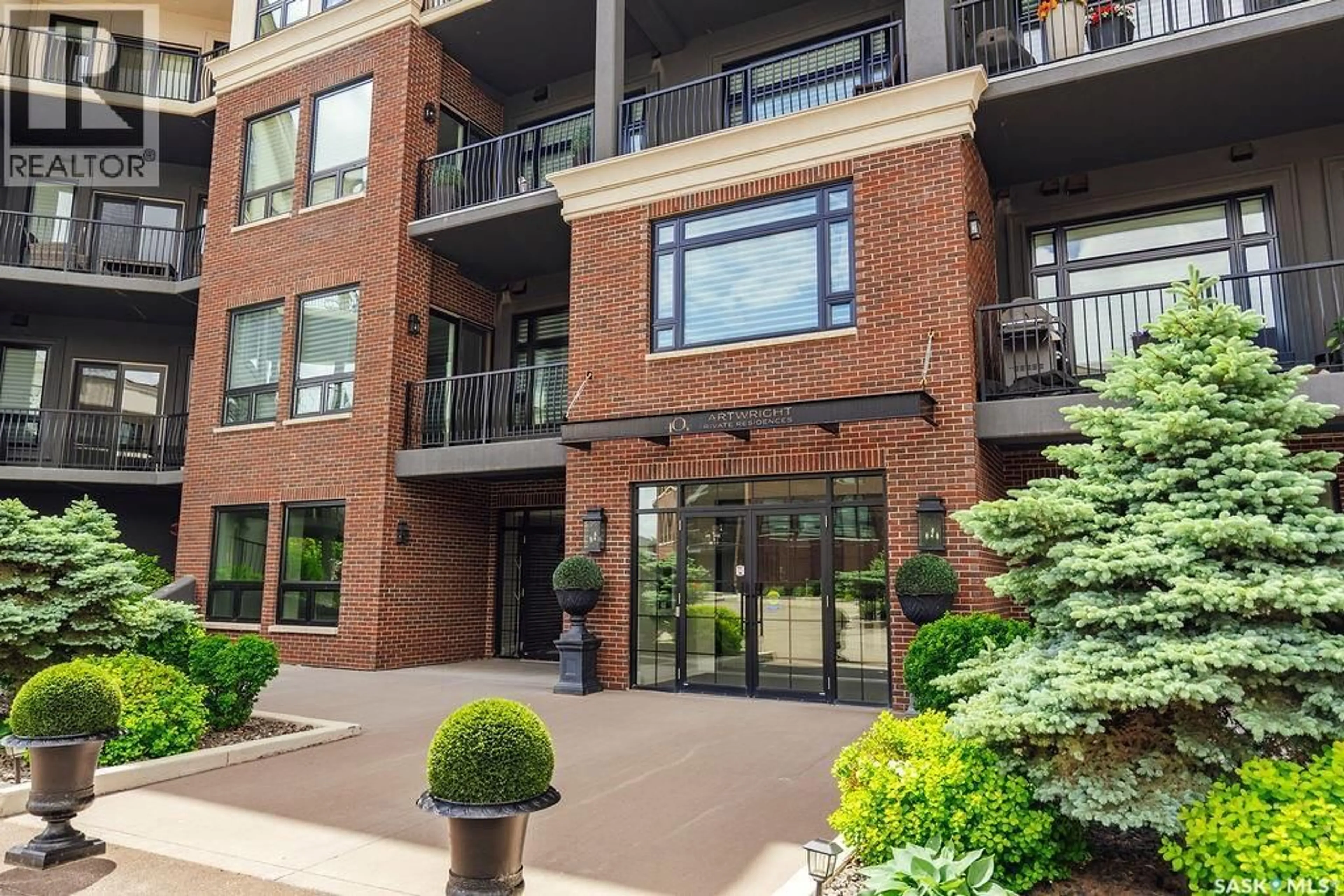 Patio, building for 404 - 107 CARTWRIGHT STREET, Saskatoon Saskatchewan S7T0W6