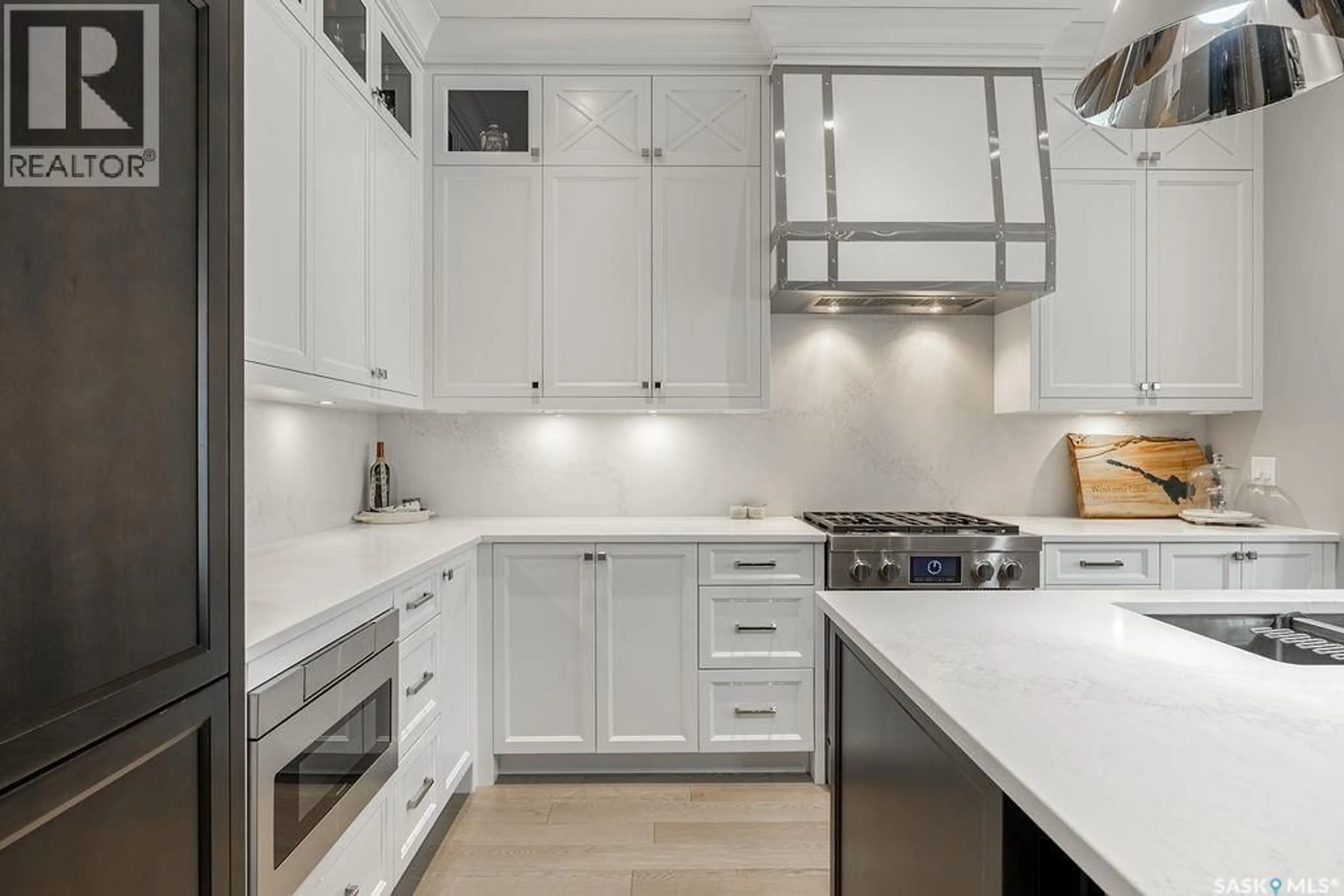 Contemporary kitchen, ceramic/tile floor for 404 - 107 CARTWRIGHT STREET, Saskatoon Saskatchewan S7T0W6