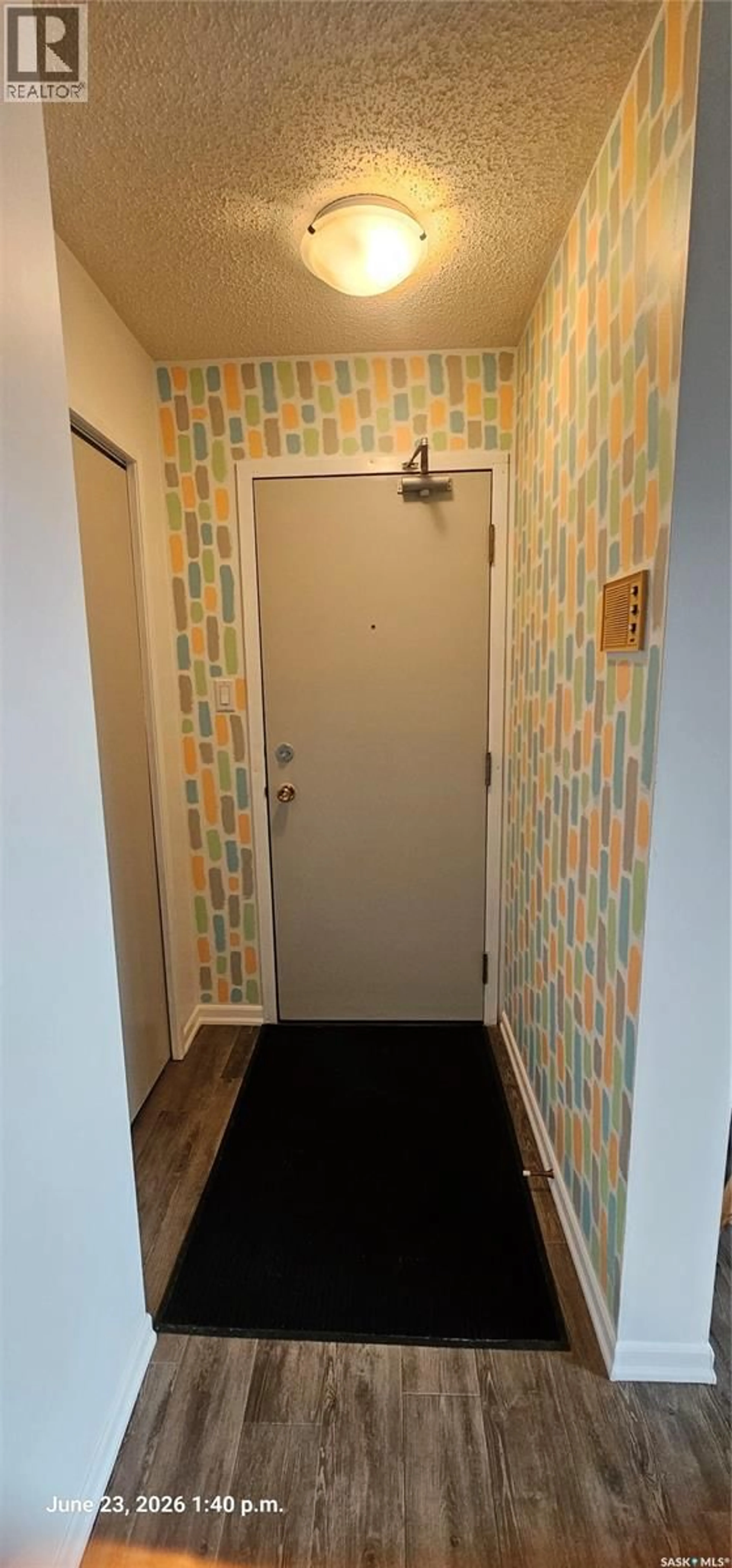 Indoor entryway for 204 315 KINGSMERE BOULEVARD, Saskatoon Saskatchewan S7J3R1